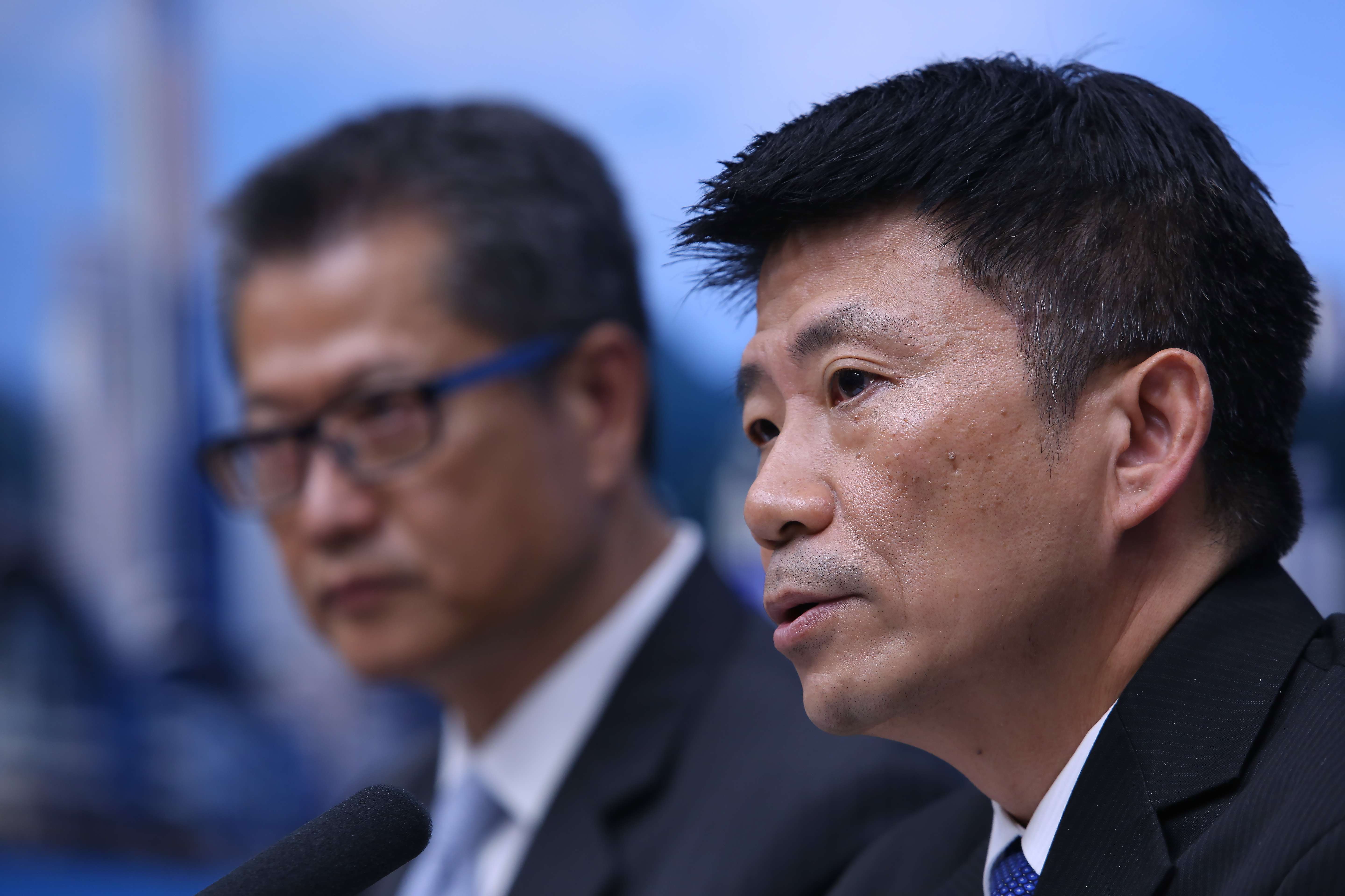 Director of Water Supplies Enoch Lam Tin-sing at a press conference on water quality last summer. Photo: Sam Tsang