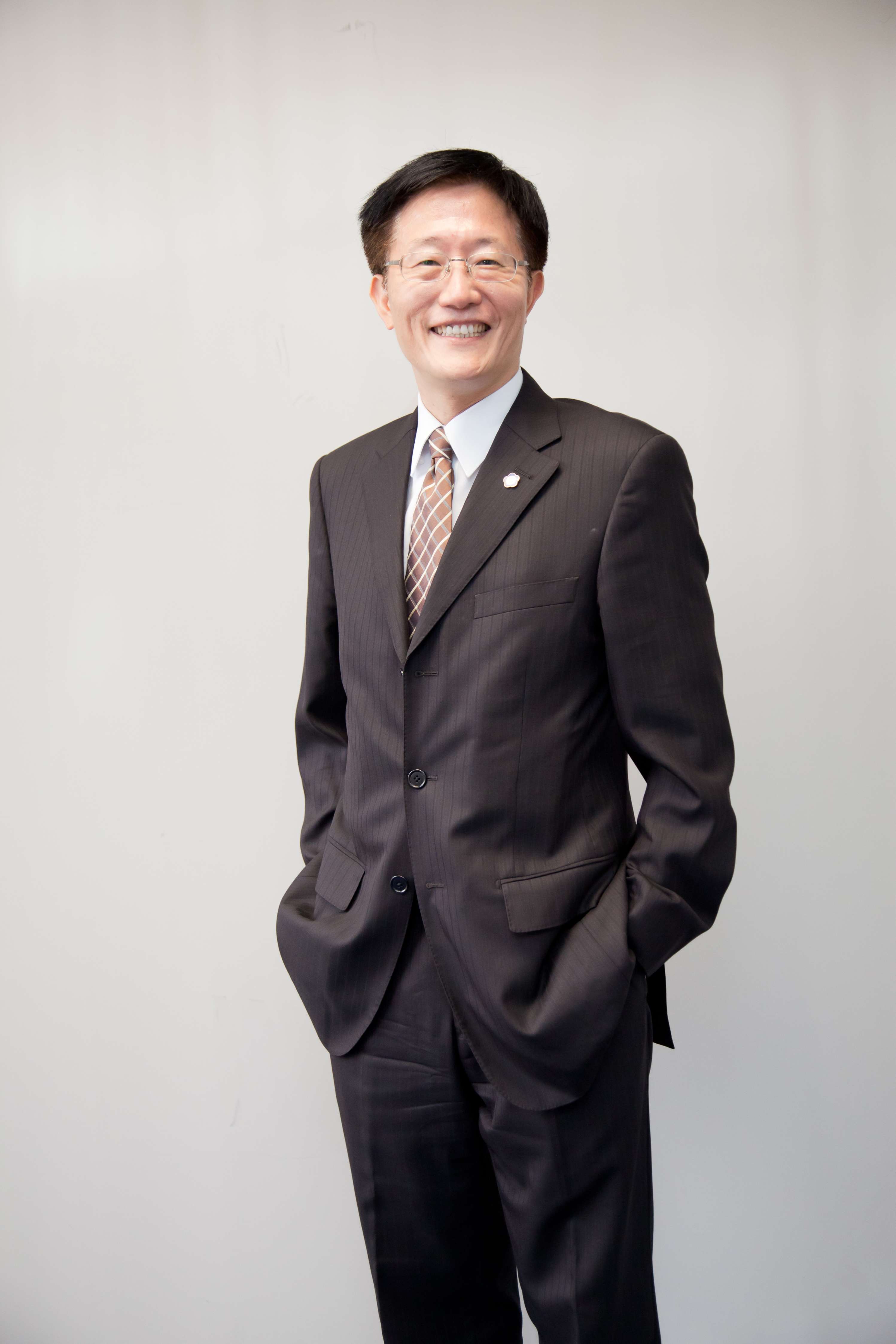 Dr Edward Chow, president