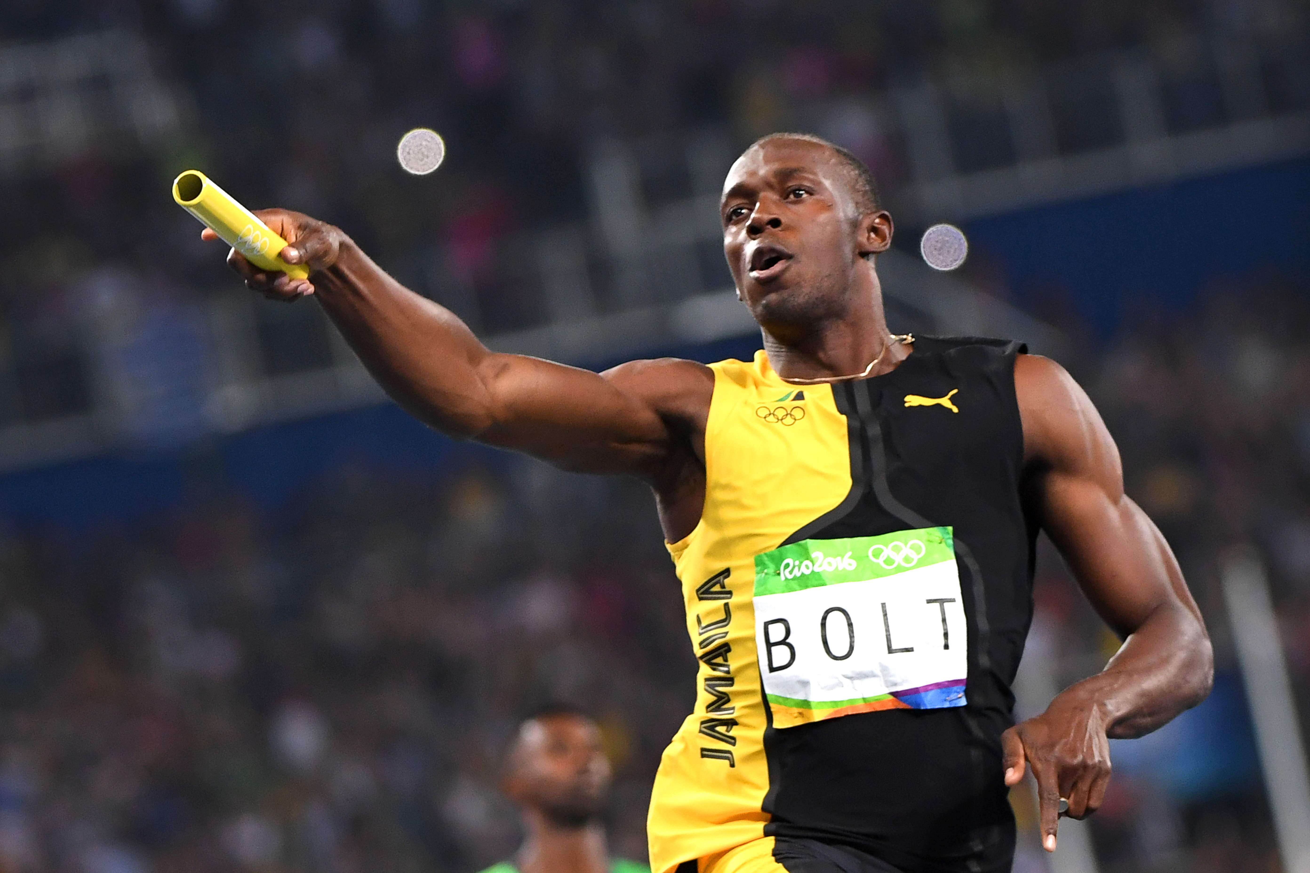 Usain Bolt makes his signature pose with cheerleaders after winning Monaco  Diamond League (photos)