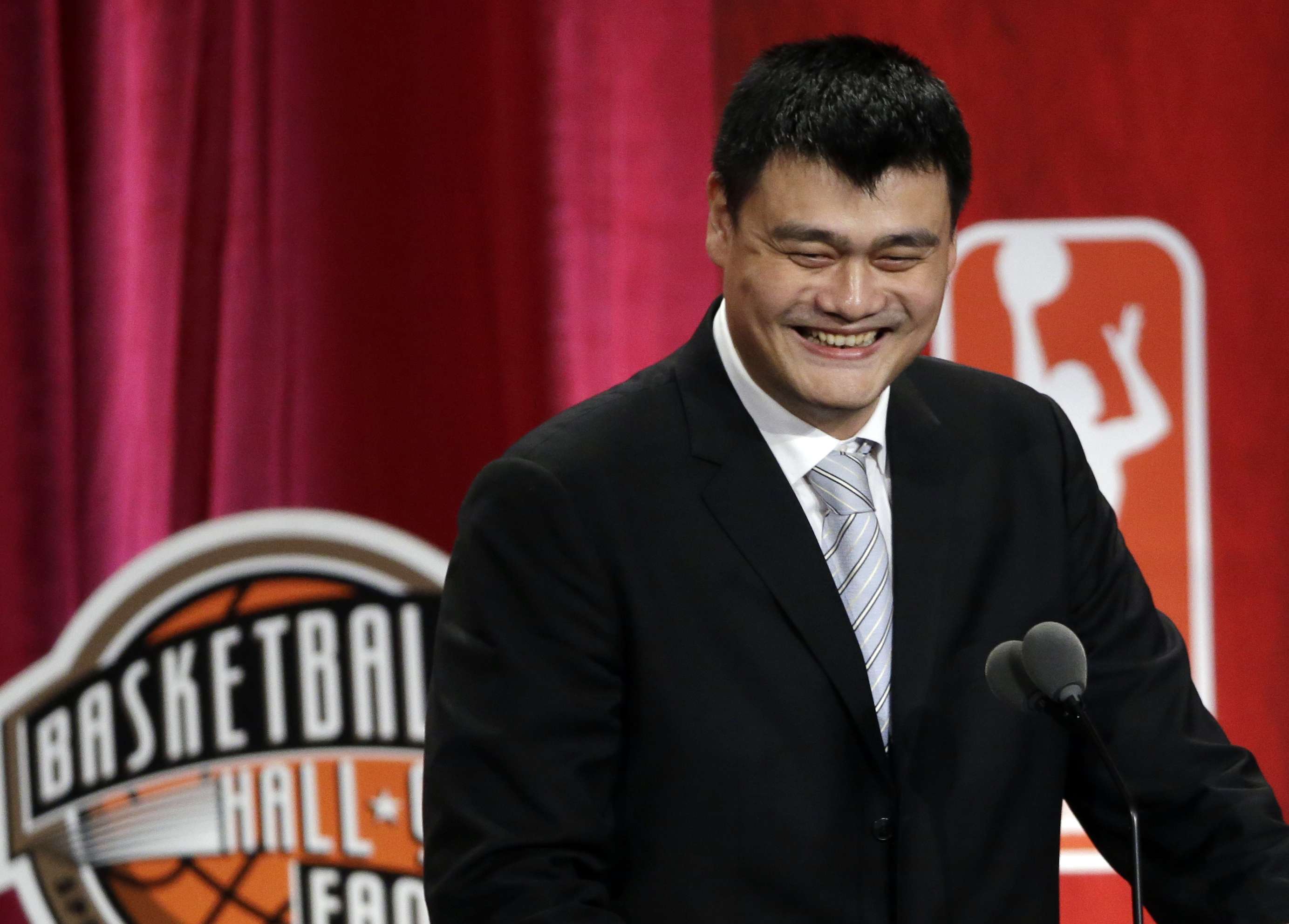 SEE IT: Houston Rockets retire Yao Ming's jersey during halftime