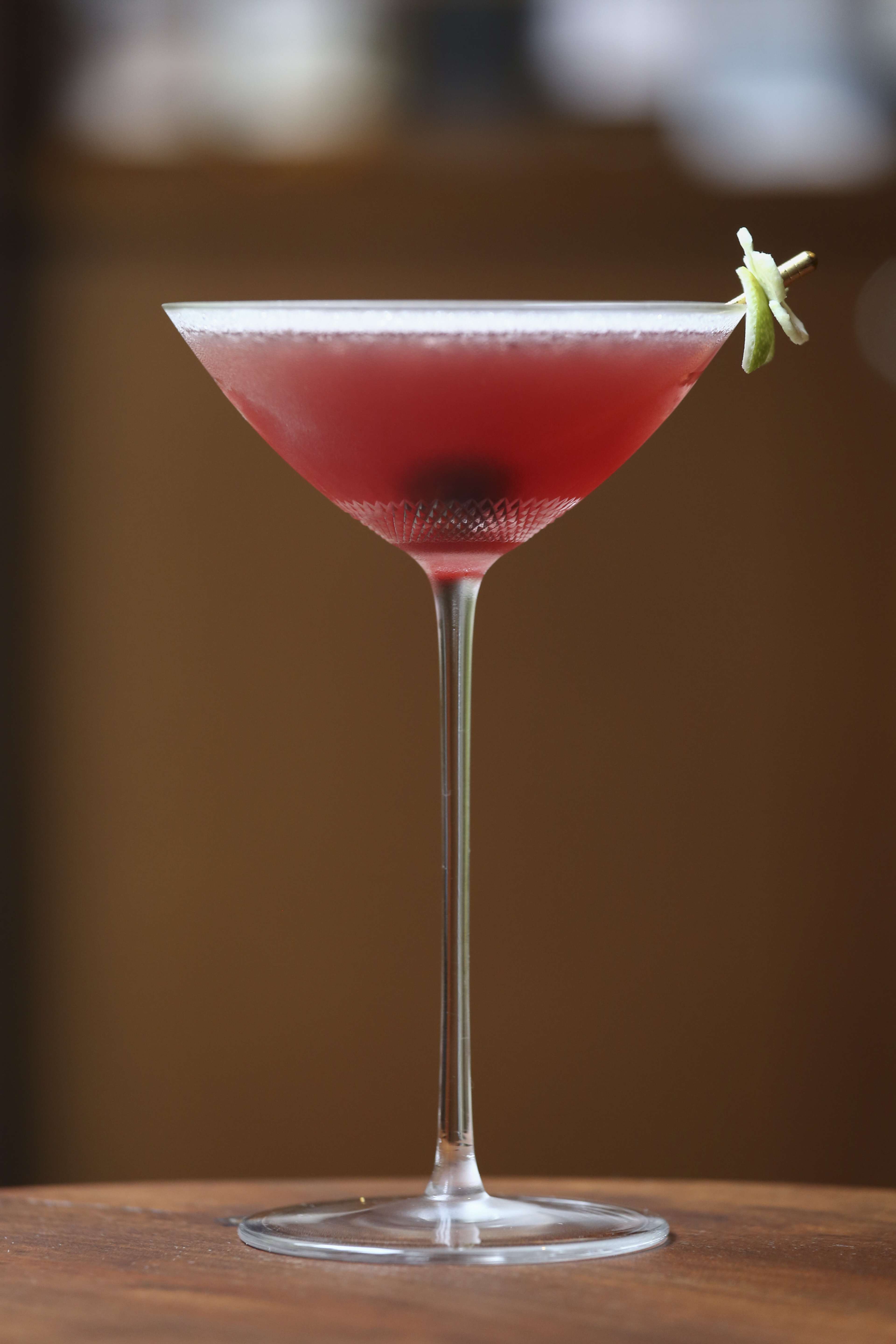 Make your own cocktail with the latest tips from apps and websites. Photo: Jonathan Wong