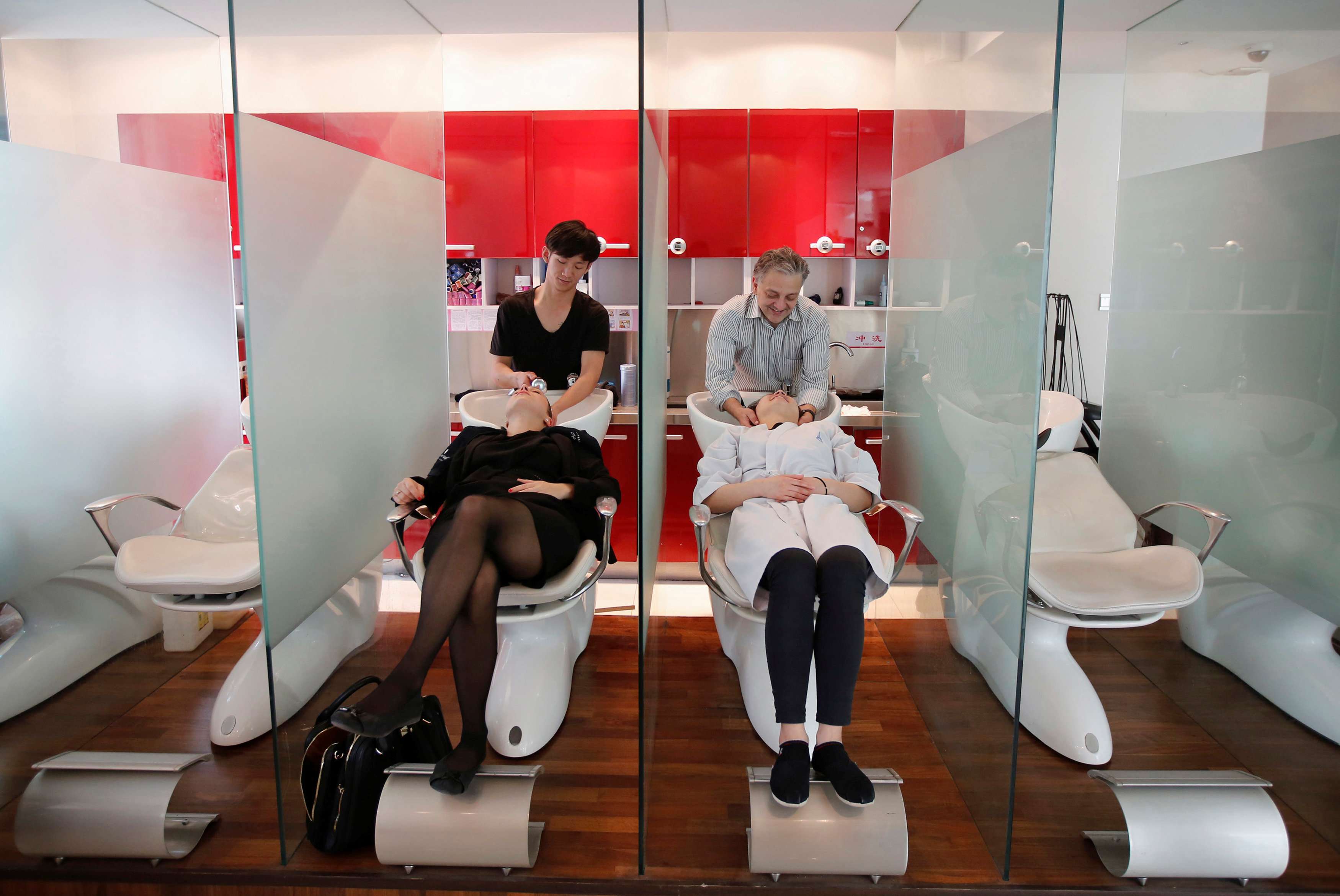 A hair salon in Beijing. In a Pew survey, nine out of 10 people in China describe the economy as being in good shape. Photo: Reuters