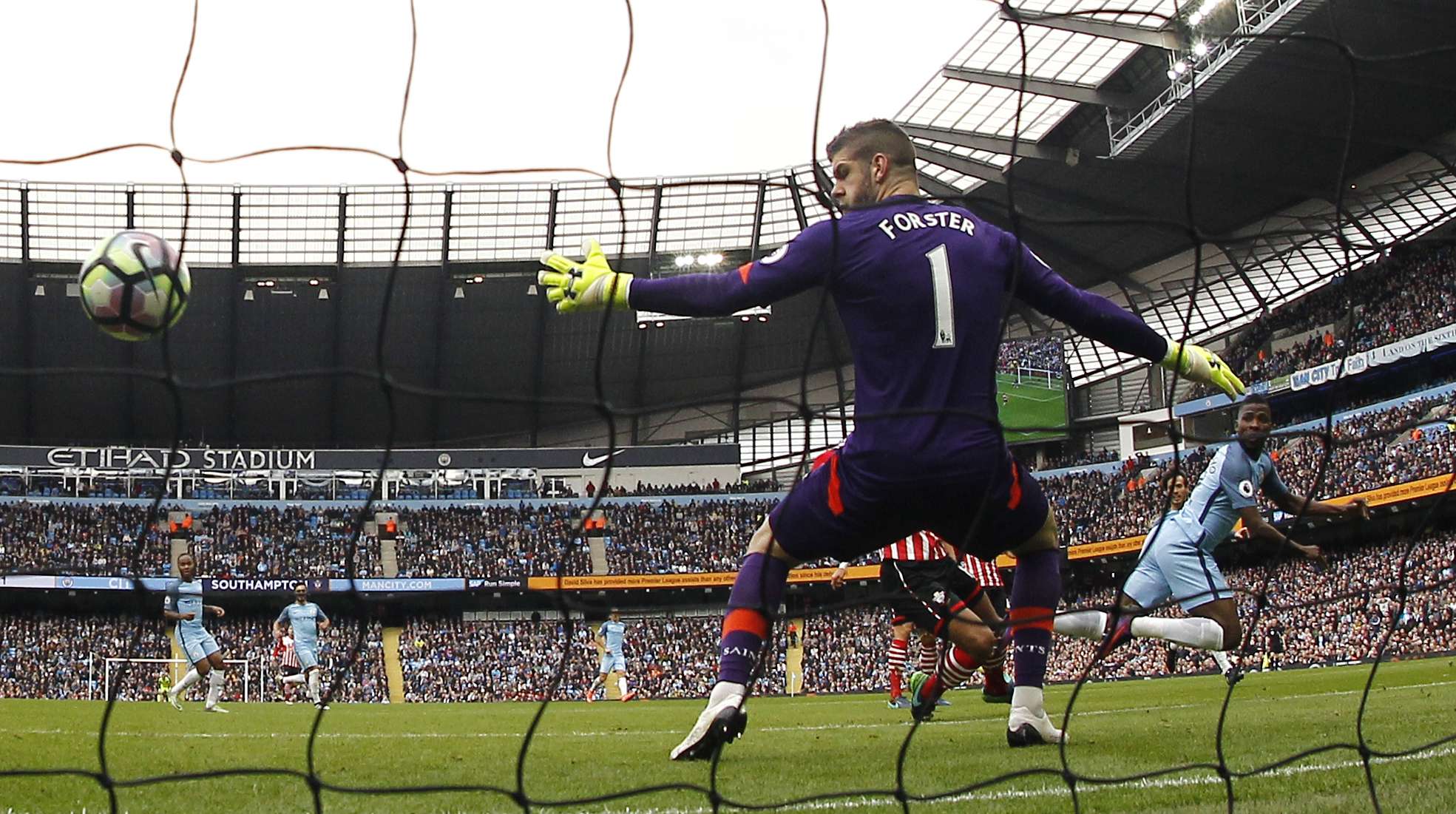 Manchester City's Kelechi Iheanacho scores the equaliser. Photo: Reuters