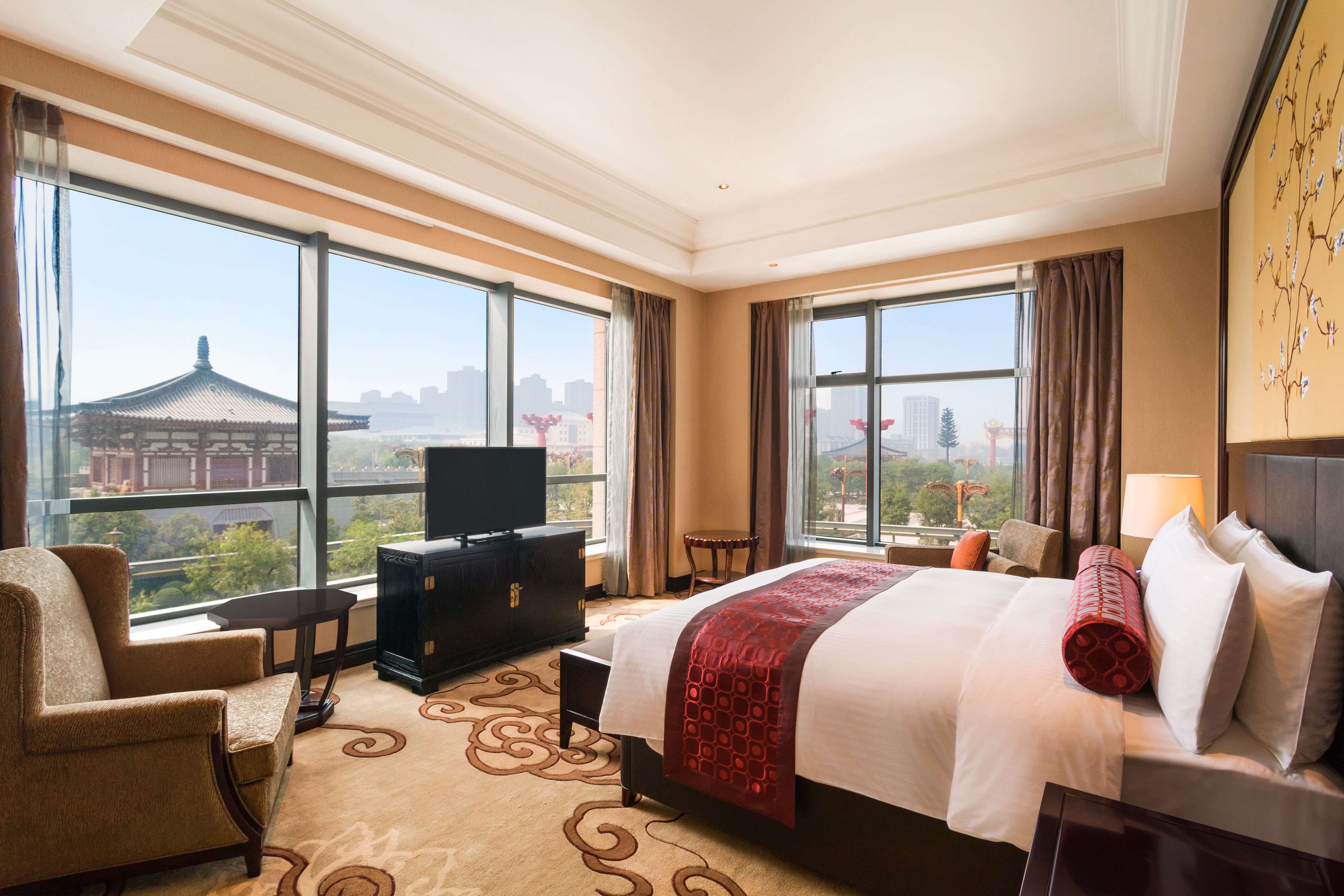 Deluxe suite at Wyndham Grand Xian South