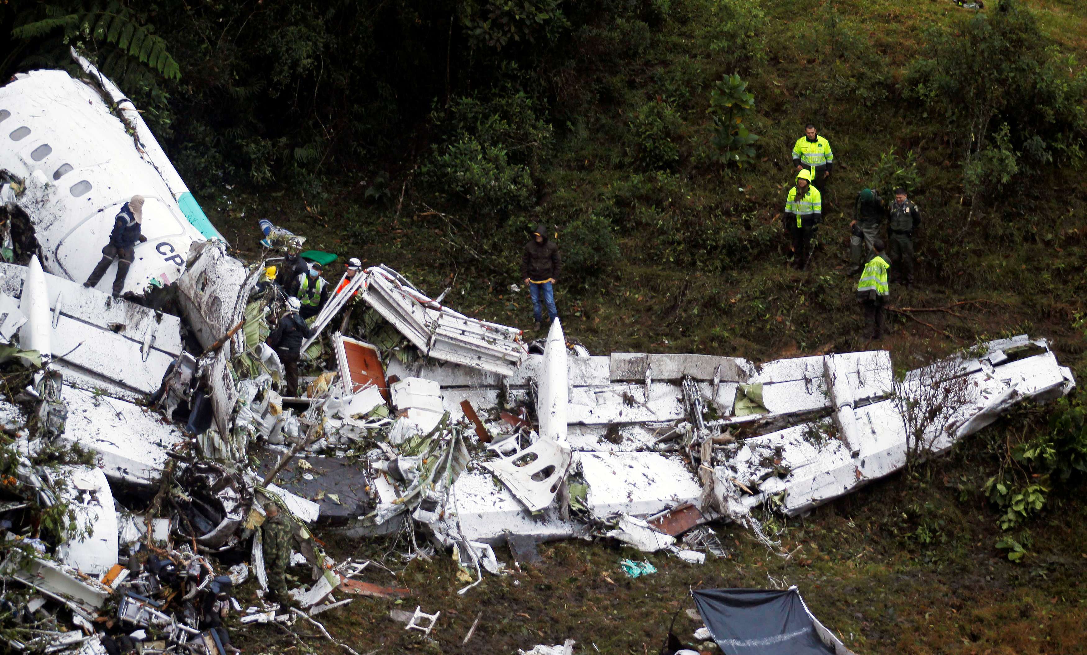 Авиакатастрофы футбольных клубов. Шапекоэнсе катастрофа. Катастрофа Bae 146 в Колумбии.