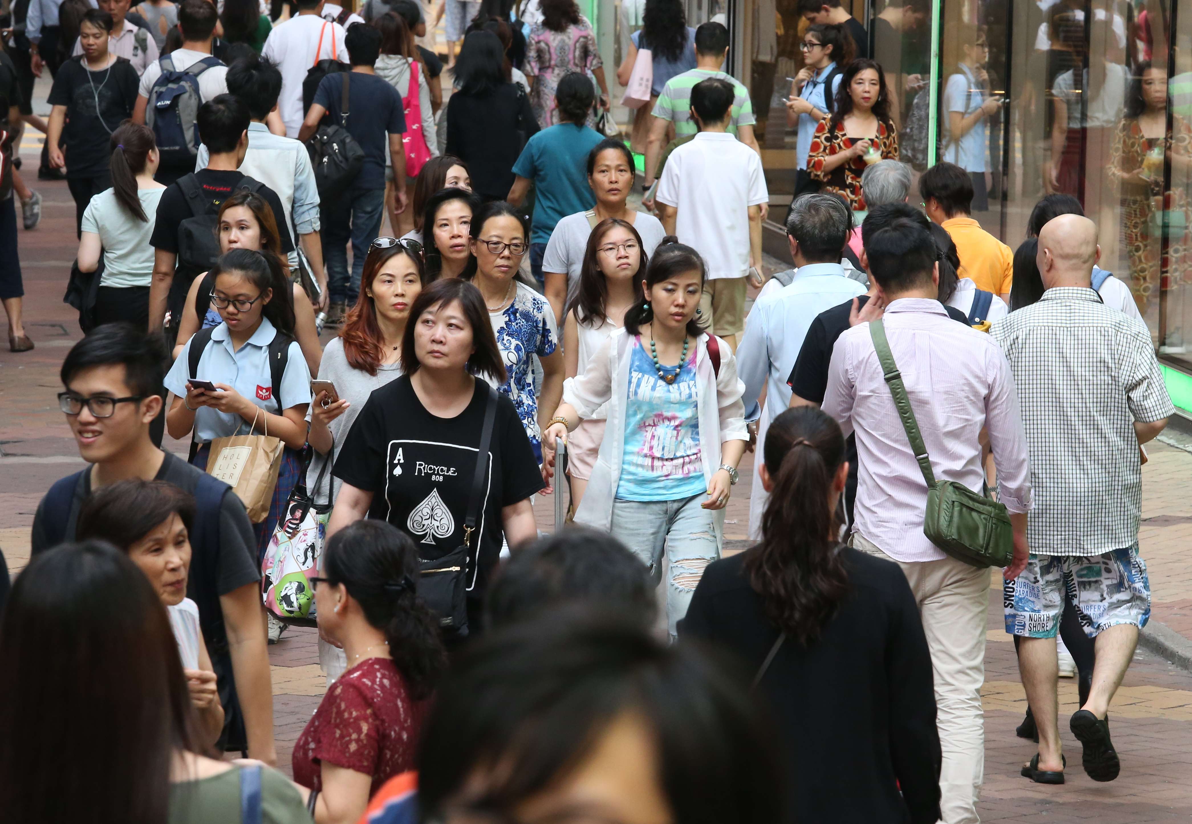 Overcrowded pedestrian areas and health risks from roadside pollution could be tackled with effective underground space development. Photo: K. Y. Cheng