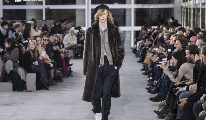 Louis Vuitton Damier Bowtie  Masculine fashion, Louis vuitton, Mens fashion