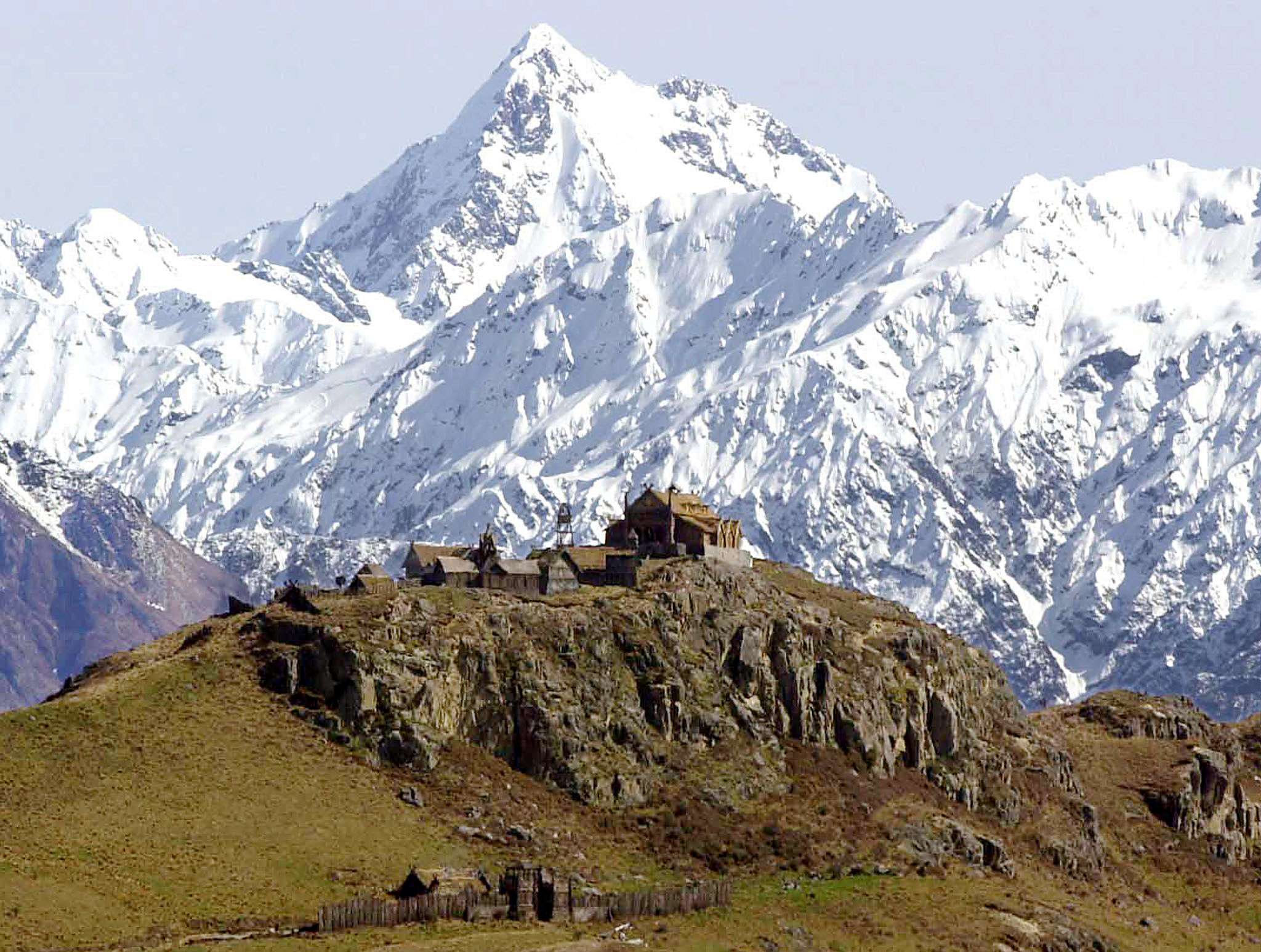 The set of the movie "The Fellowship of the Ring" sits atop a hill in front of Mt. Sommers on New Zealand’s South Island, where a handful of companies are harvesting air to sell to China. Photo: Reuters