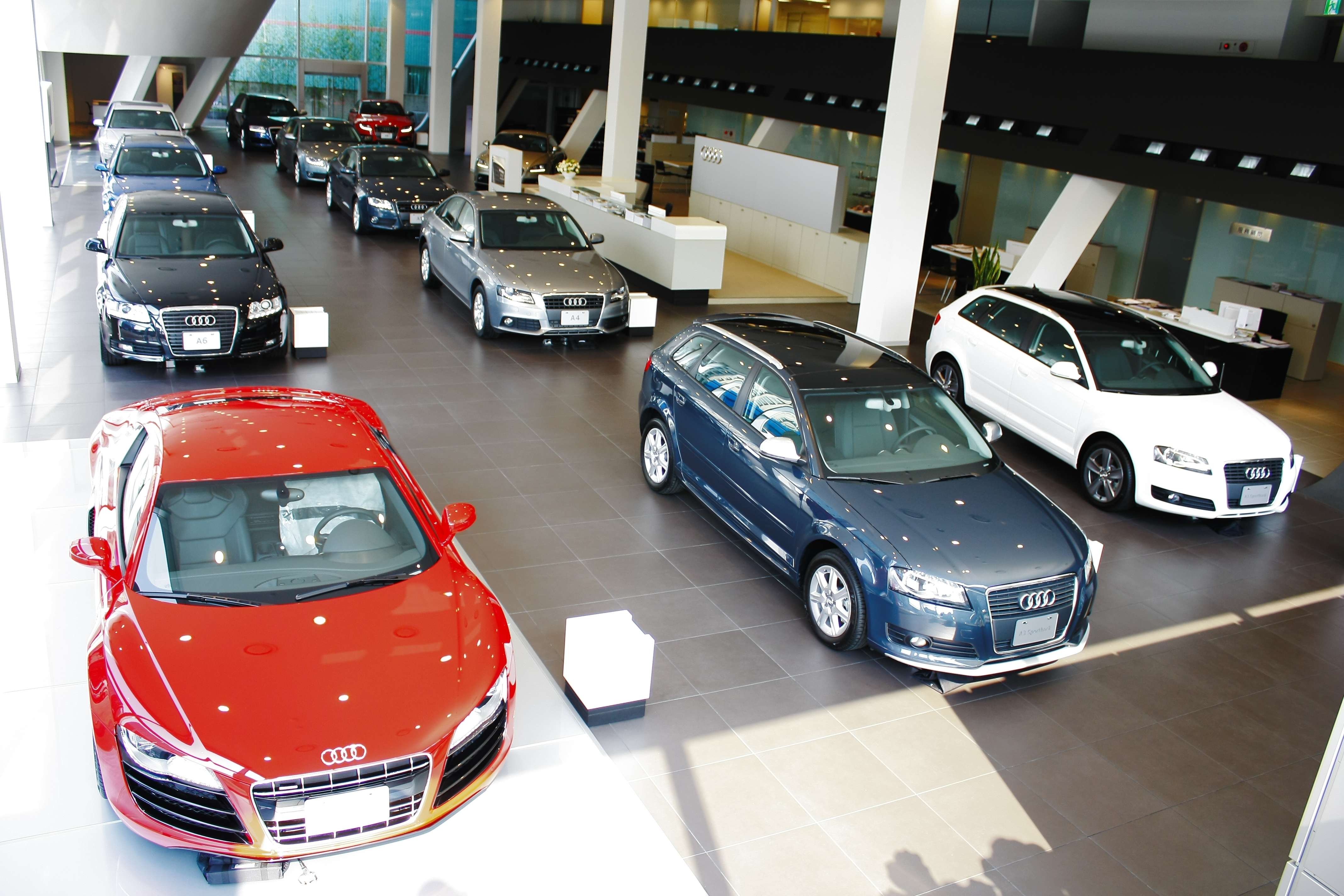 Hong Kong’s leading food retailer and importer of Bentley and Infiniti cars will depend on acquisitions, a rebalancing of its business and expansion into Southeast Asia to reverse its earnings slump, its chairman said.