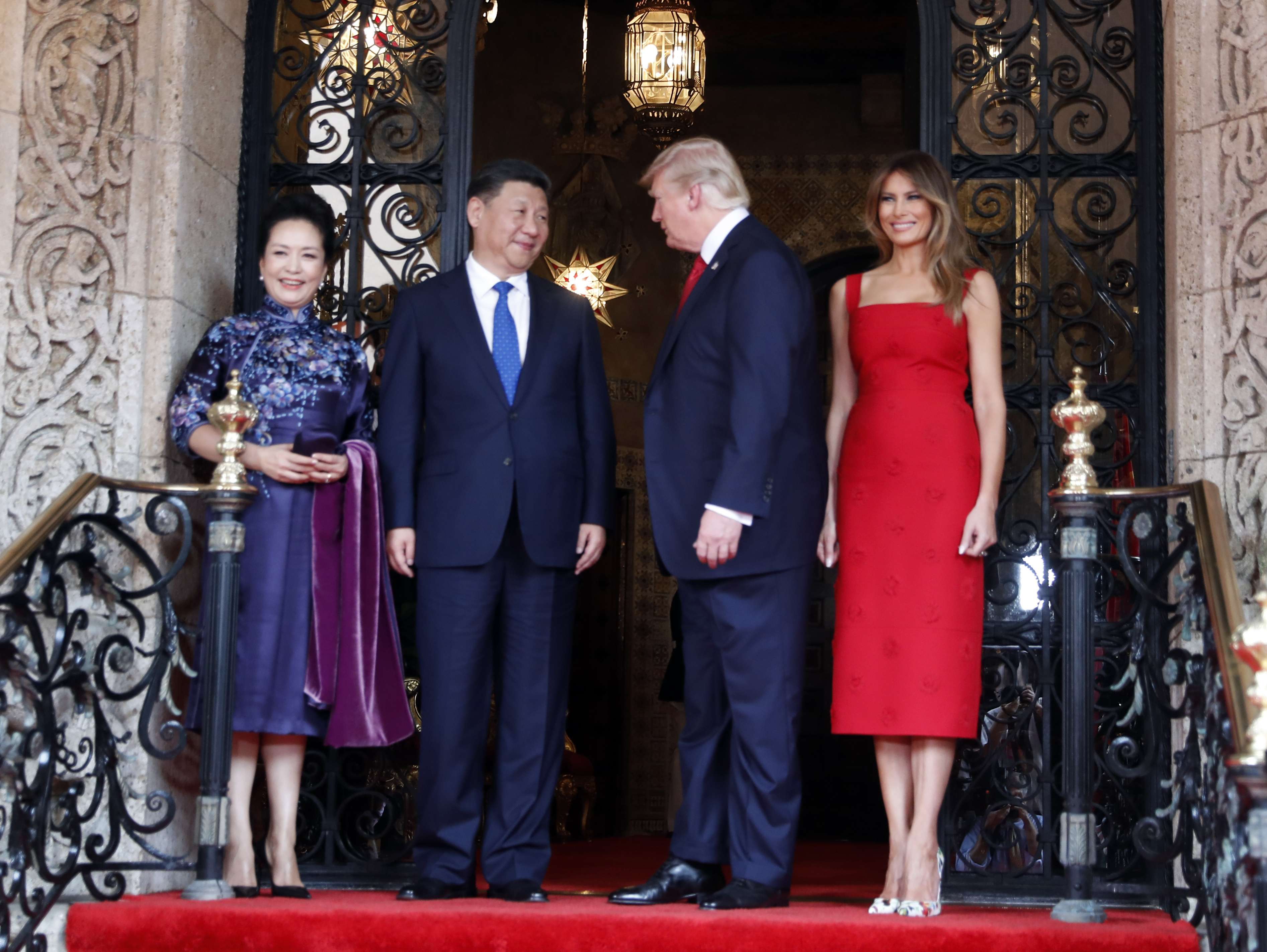 US President Donald Trump and first lady Melania Trump pose with Chinese President Xi Jinping and his wife Peng Liyuan at the Mar-a-Lago estate in West Palm Beach, Florida, on Thursday. Photo: AP