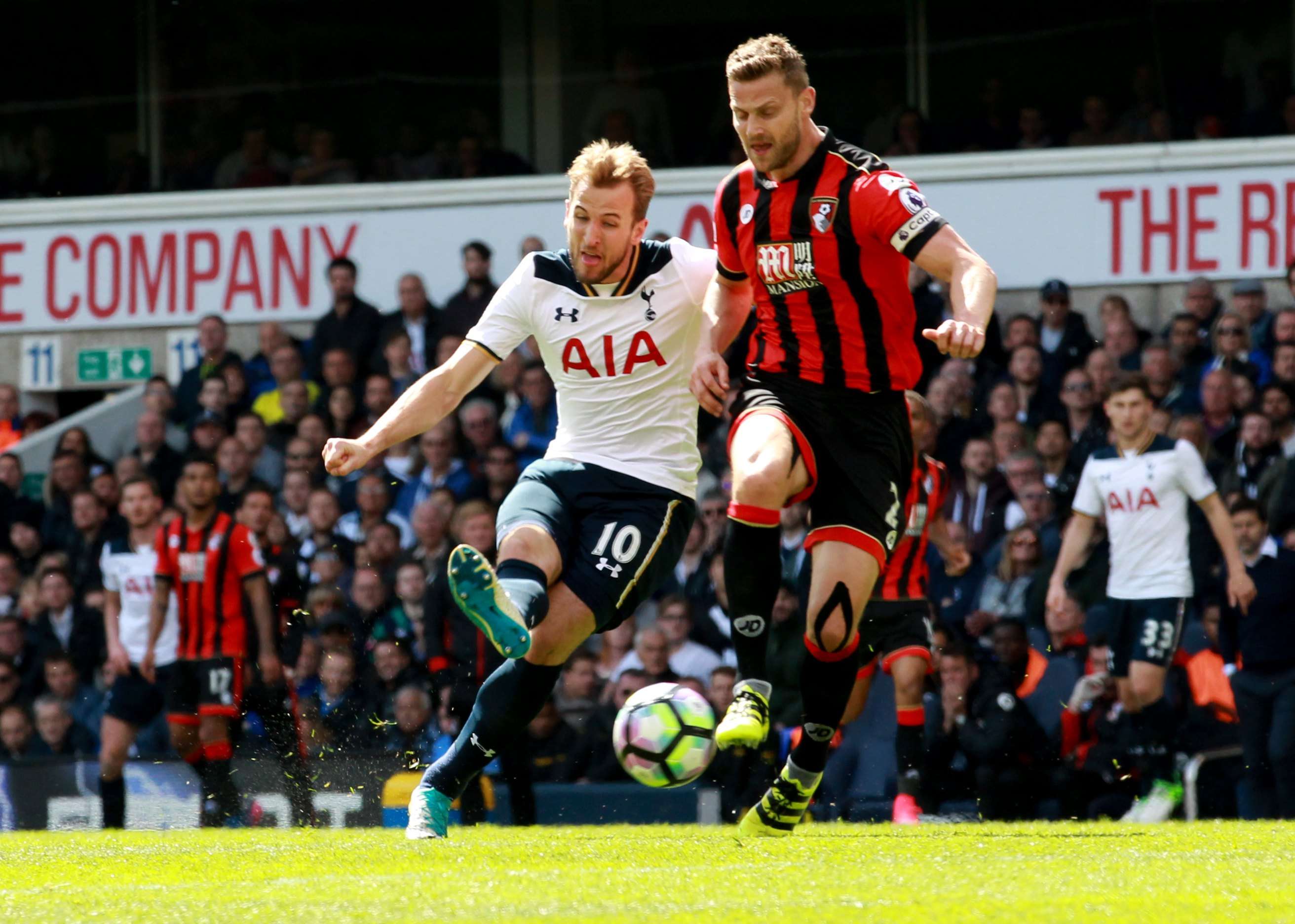 Spur's Harry Kane (left) has been firing on all cylinders lately and could pose a major threat to Chelsea in Saturday night’s FA Cup semi-final. Photo: EPA
