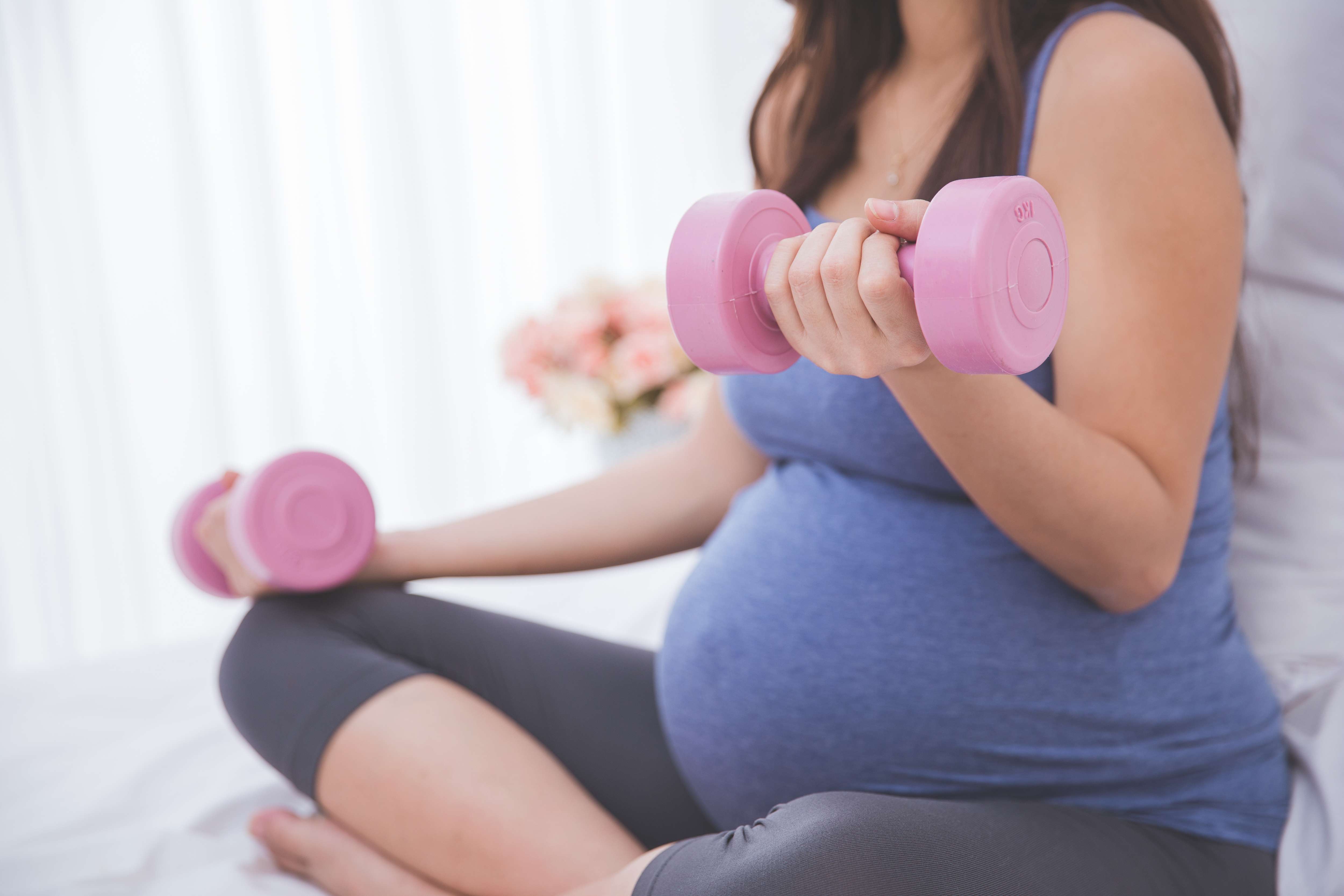 Тренинг для беременных. Беременность и спорт. Занятия спортом для беременных. Фитнес беременные.