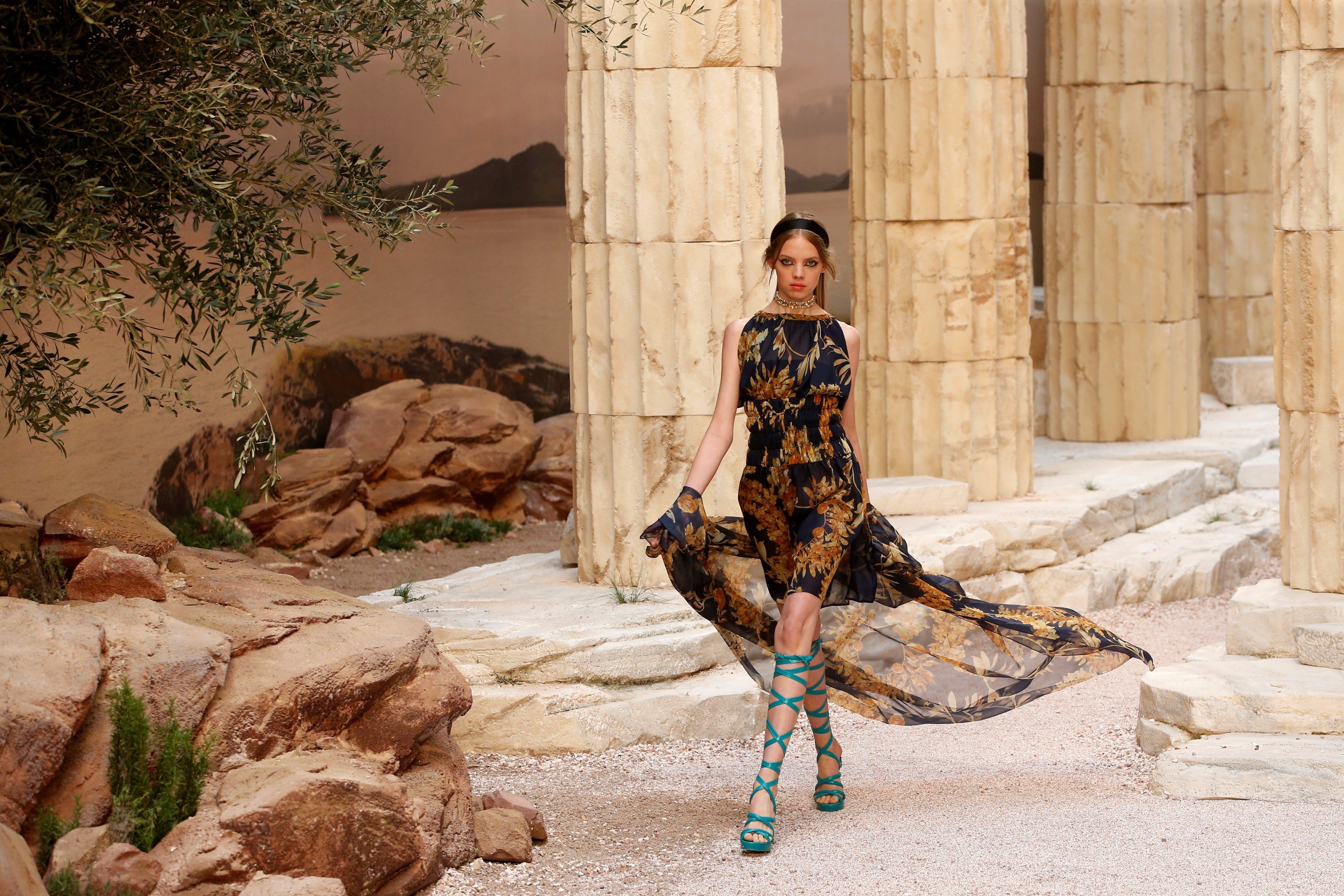 Chanel Cruise 2018: Greece in Grand Palais