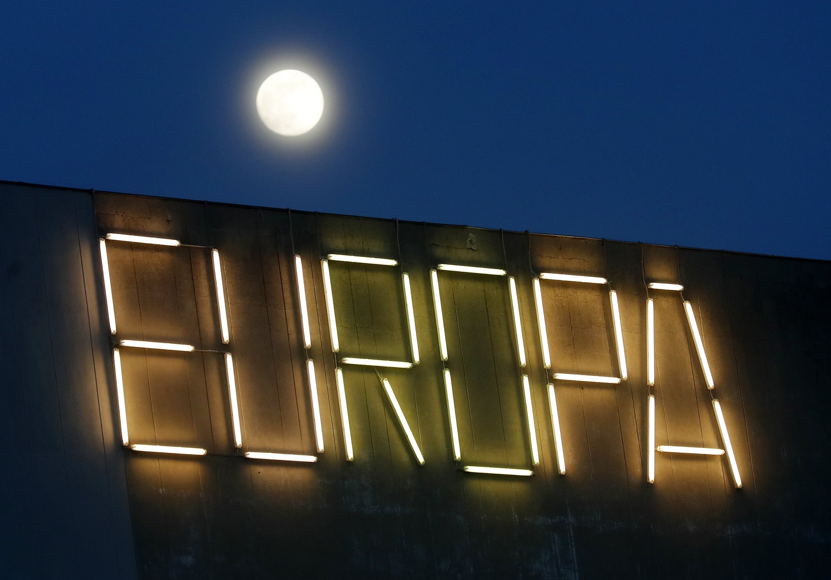 A neon light installation titled “Europa leuchtet (Europe glows)” in Berlin celebrates the 60th anniversary of the European Union and Europe Day, on May 9. Photo: EPA