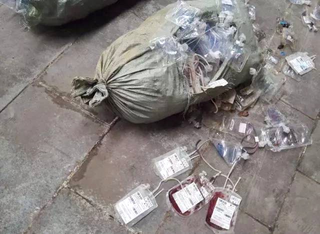 アジア　Miao族(中国南西のミャオ族)の携帯needle container アジア Miao族(中国南西のミャオ族)の携帯needle container