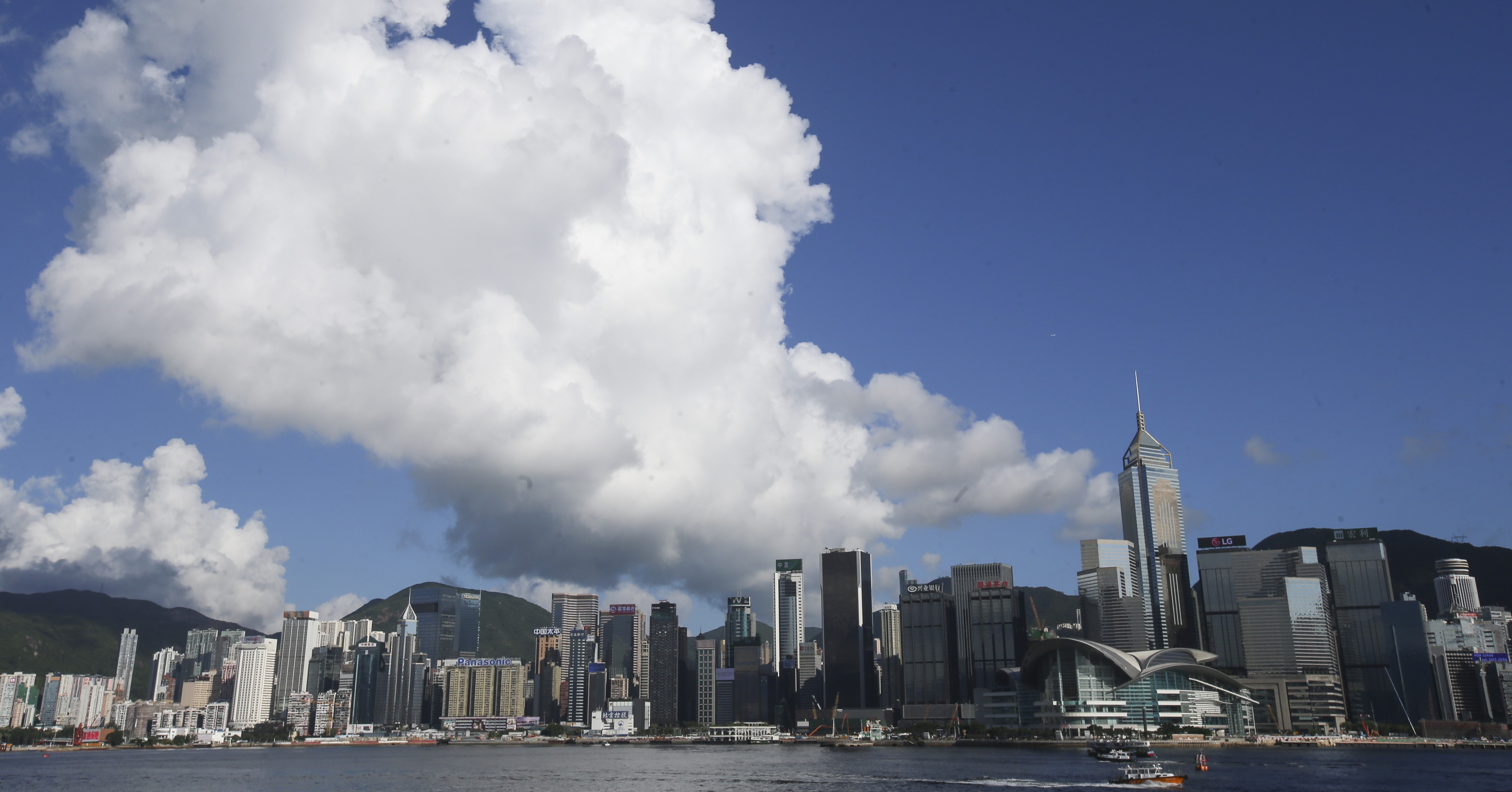General shots of a sunny day pictured in Tsim Sha Tsui. Photo: David Wong