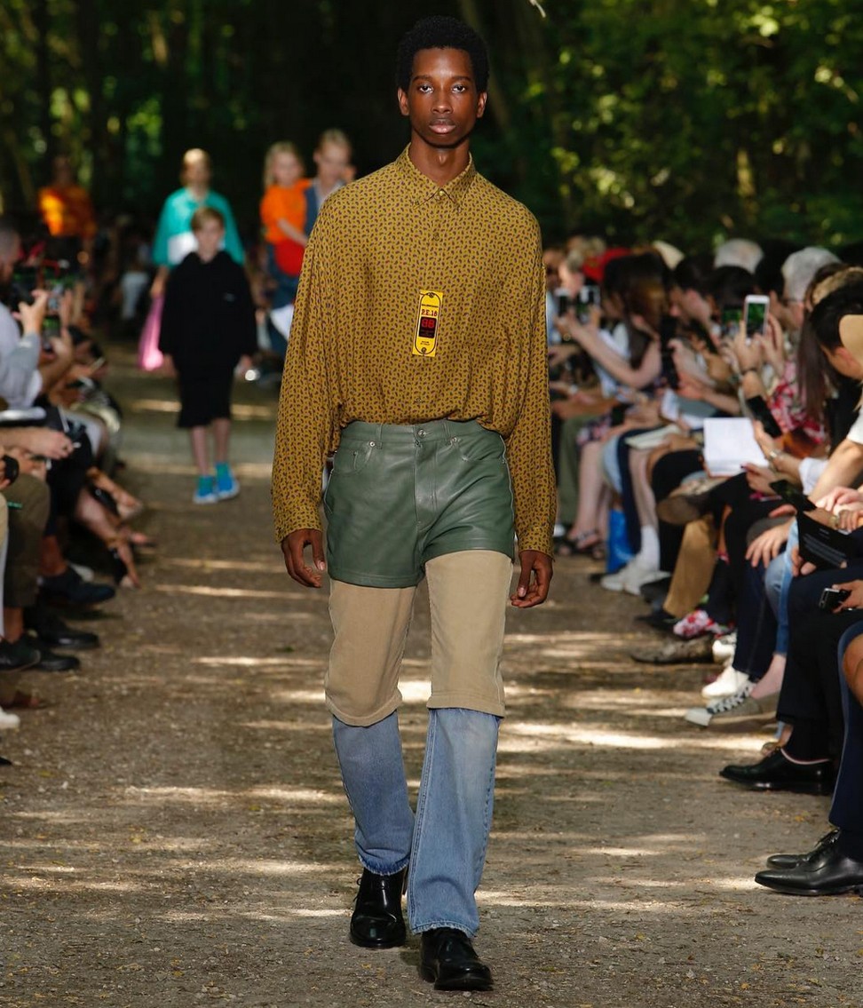 Gong Yoo At The Louis Vuitton Spring 2018 Menswear Show In Paris