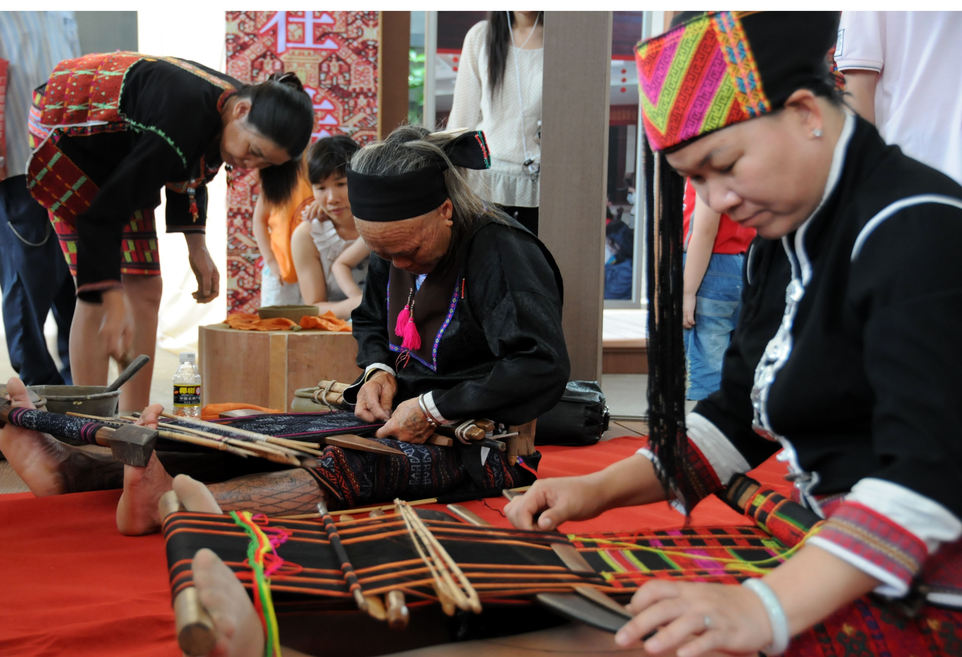 Li minority textile and embroidery art is among Sanya’s provincial-level cultural treasures that are protected. Photos: ImagineChina