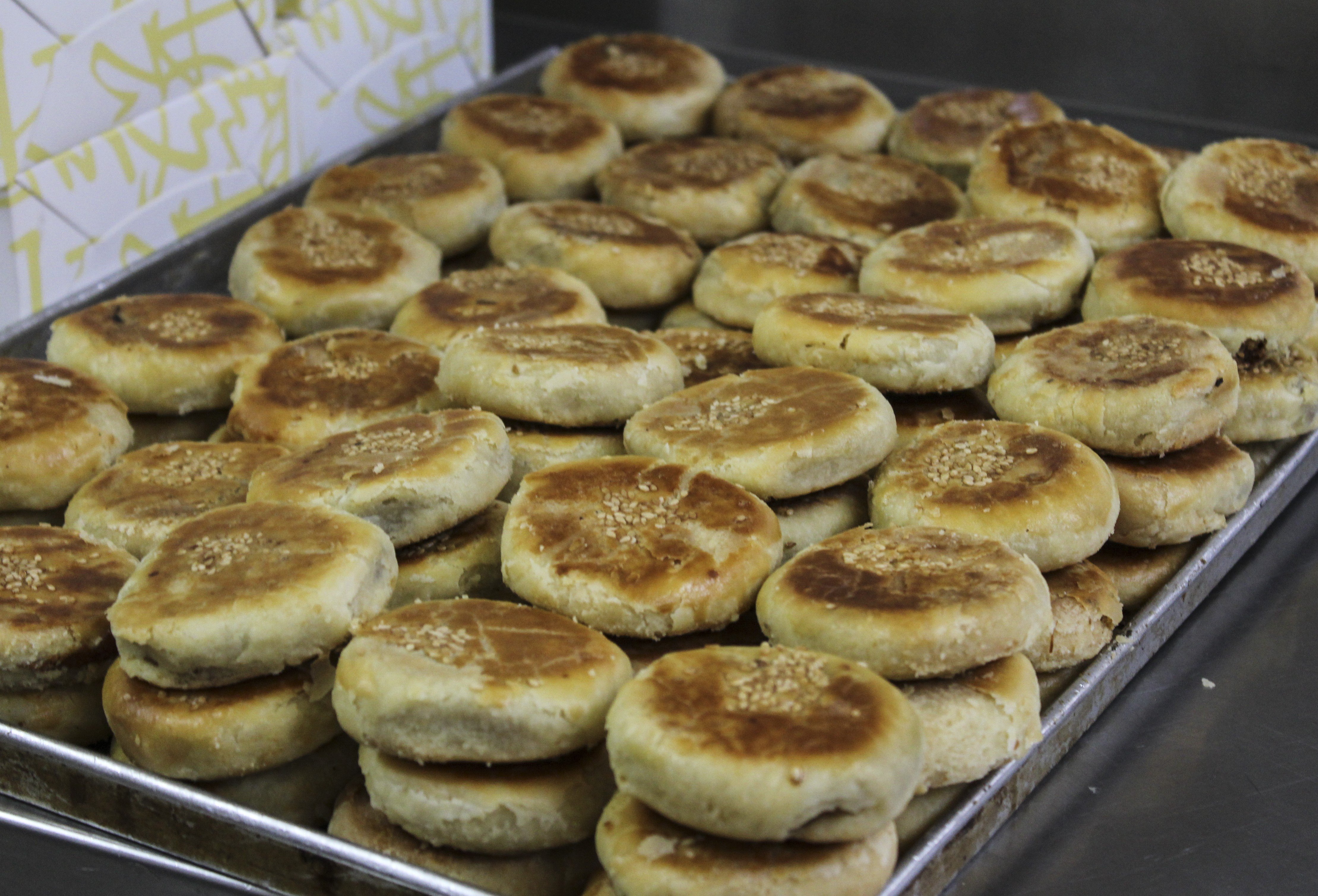 From steamed coconut cakes to fresh spring rolls and breads of many kinds, Singapore’s old-fashioned bakeries and confectioneries offer a glimpse into the culinary history of the nation