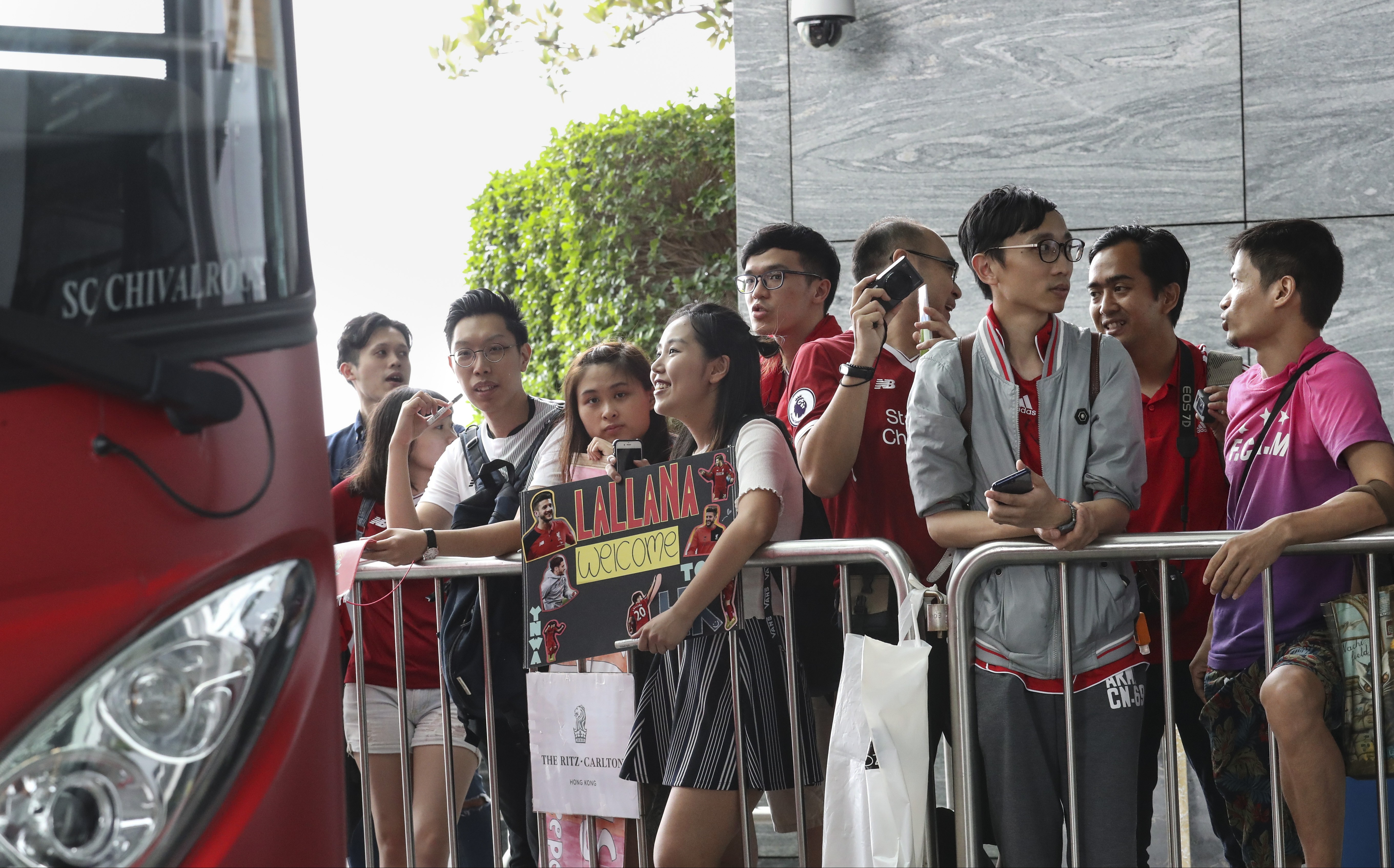 Liverpool have received a warm welcome in Hong Kong despite the weather. Photo Nora Tam