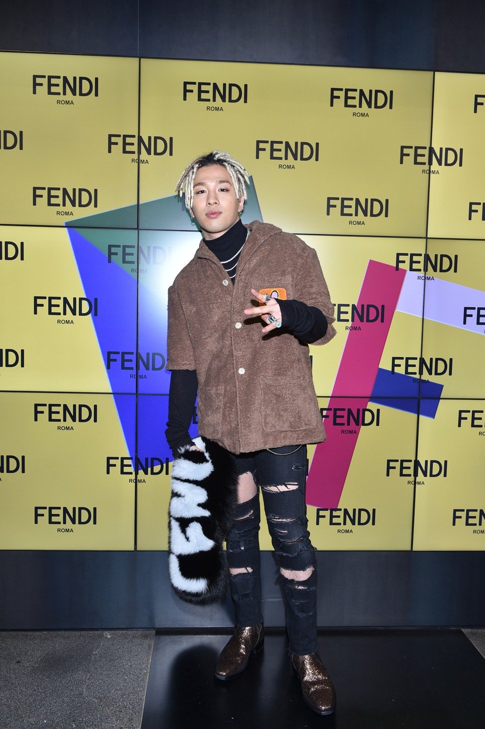 Fendi for outlet taeyang