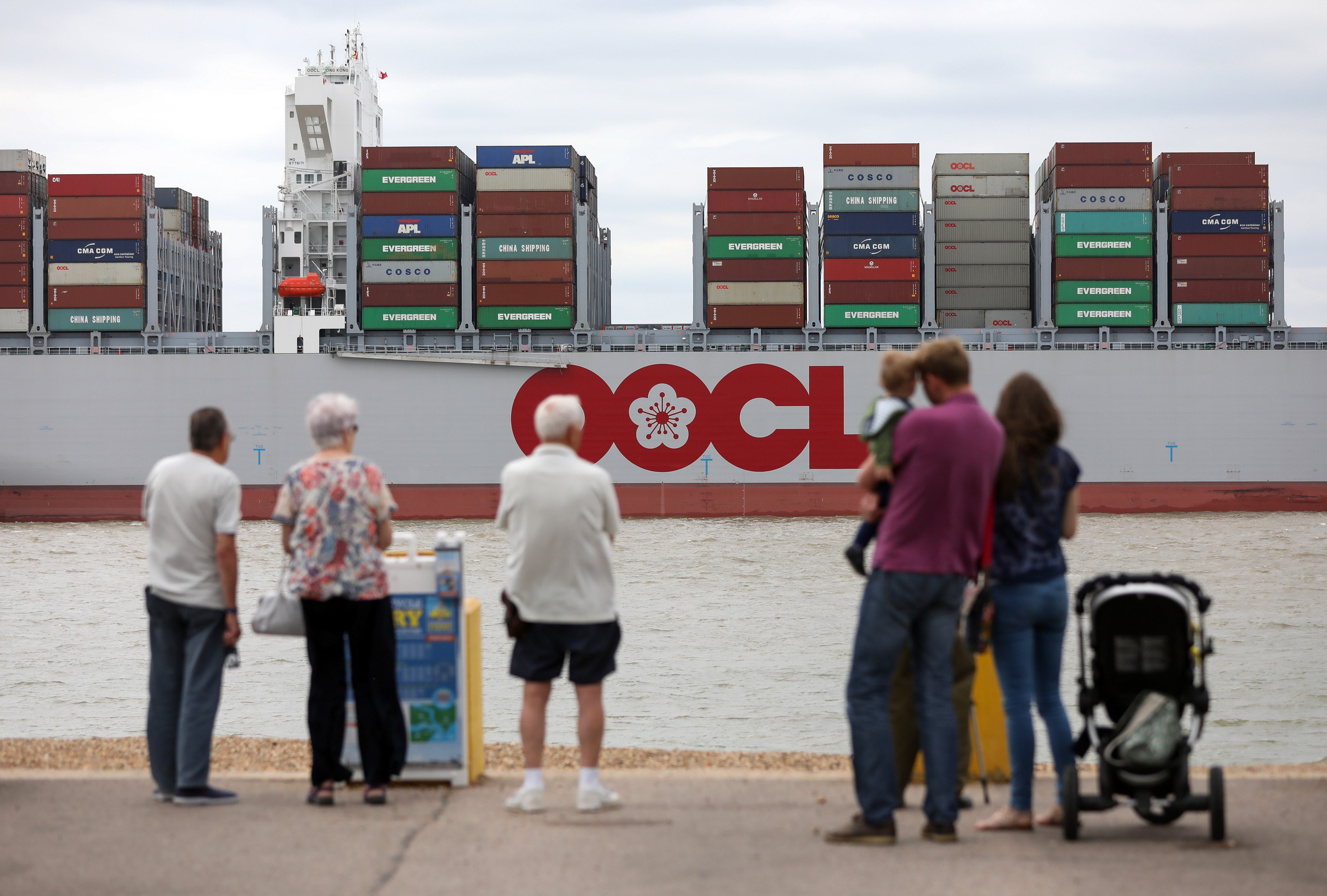 OOIL returned to profit in the first half of 2017 as the shipping industry improves. Orient Overseas Container Line is wholly-owned by OOIL. Photo: Bloomberg