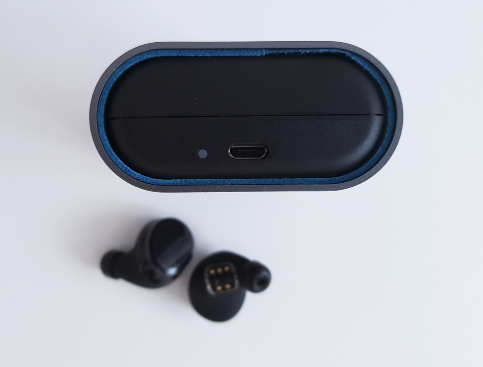 Bragi dash best sale pro charging case