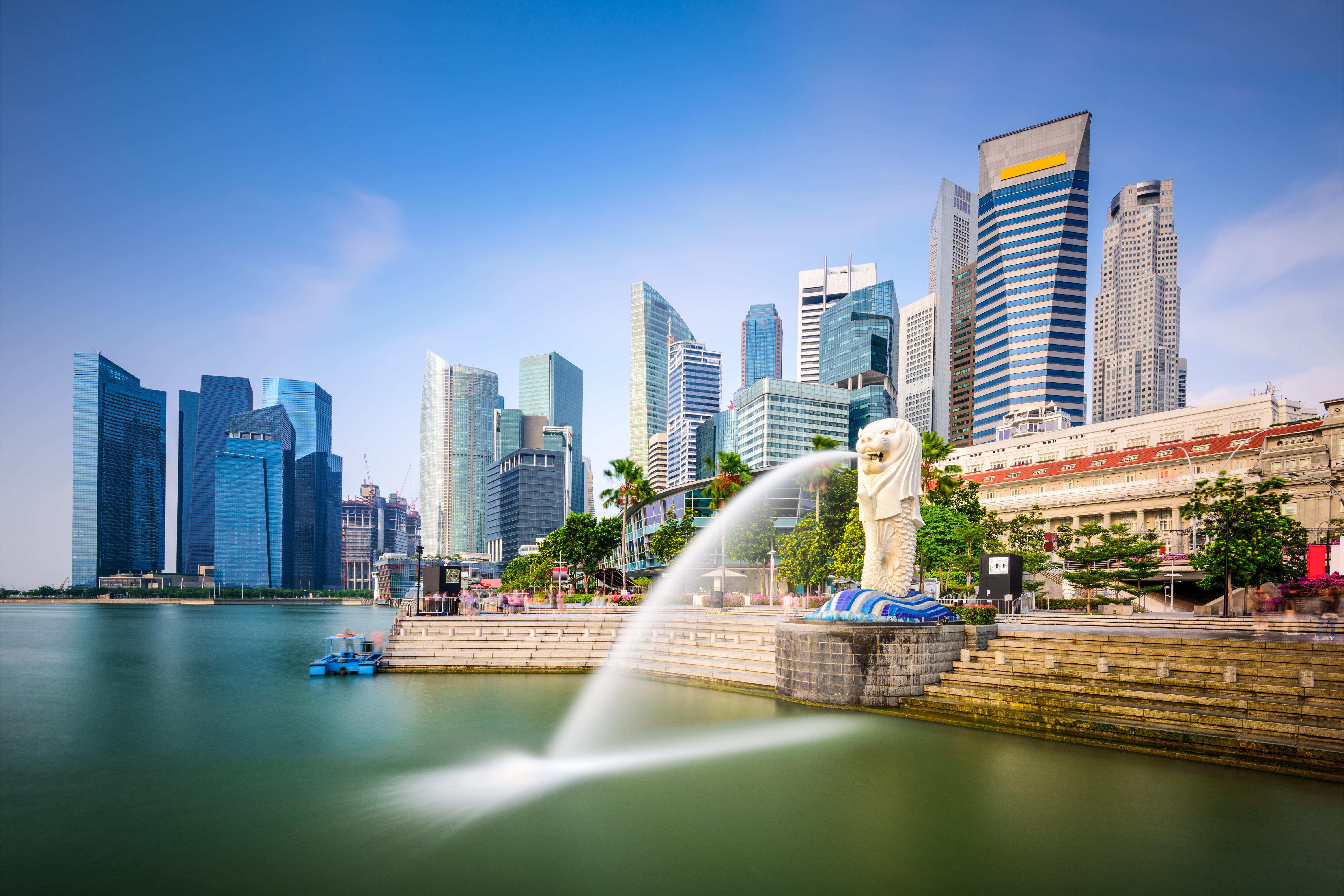 The iconic Merlion fountain on Singapore’s waterfront.