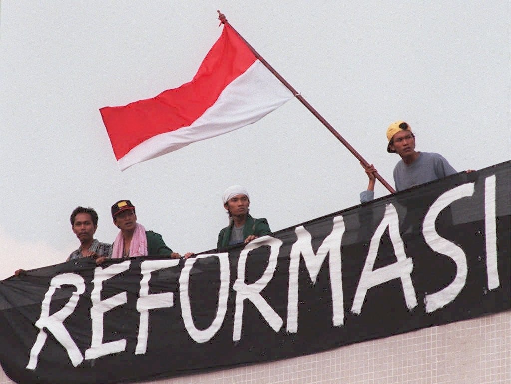 Indonesian students call for Suharto to go. Photo: AFP