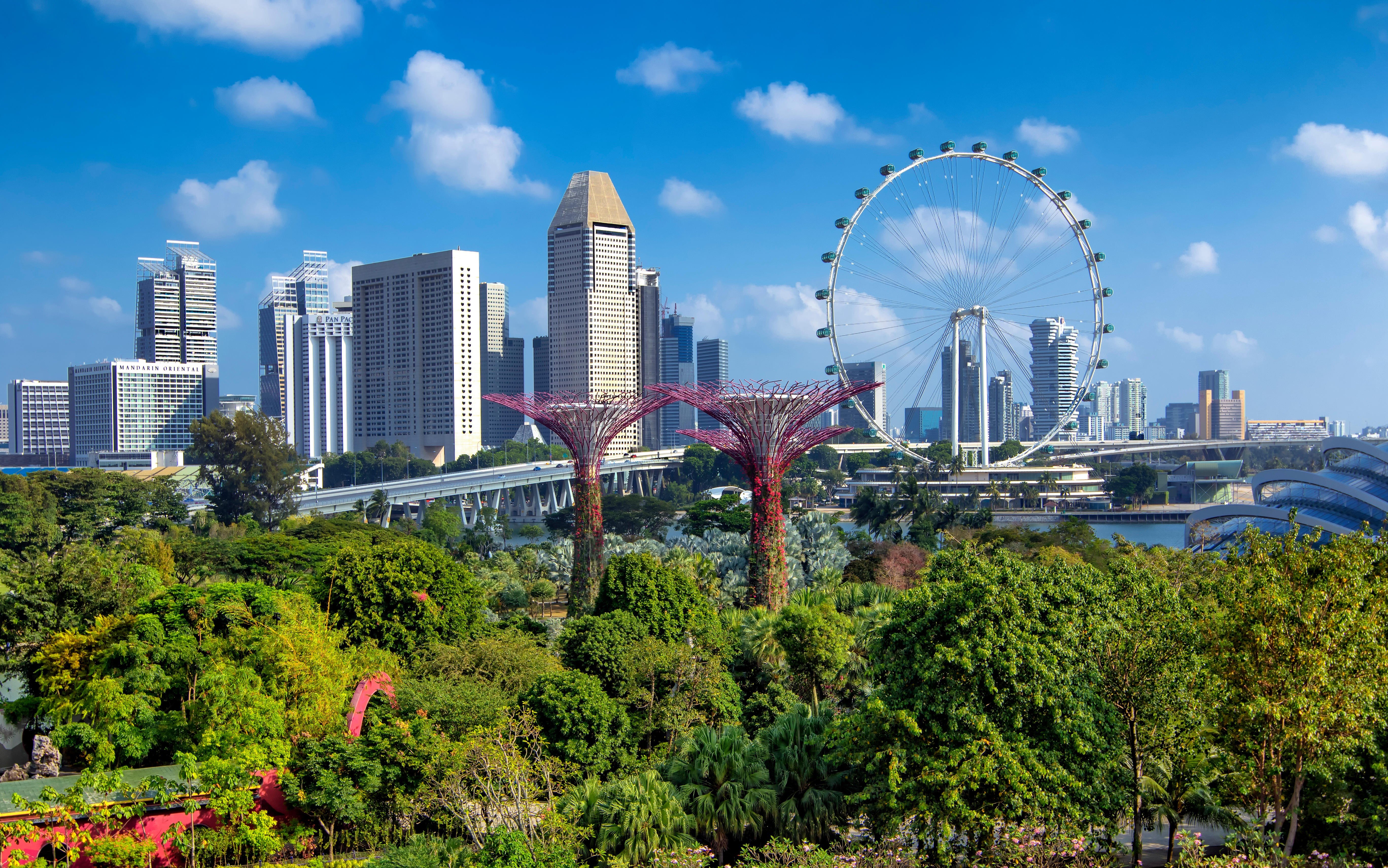 Singapore has many interesting tourist attractions and things to do that are just a short journey from the airport. Photo: Alamy