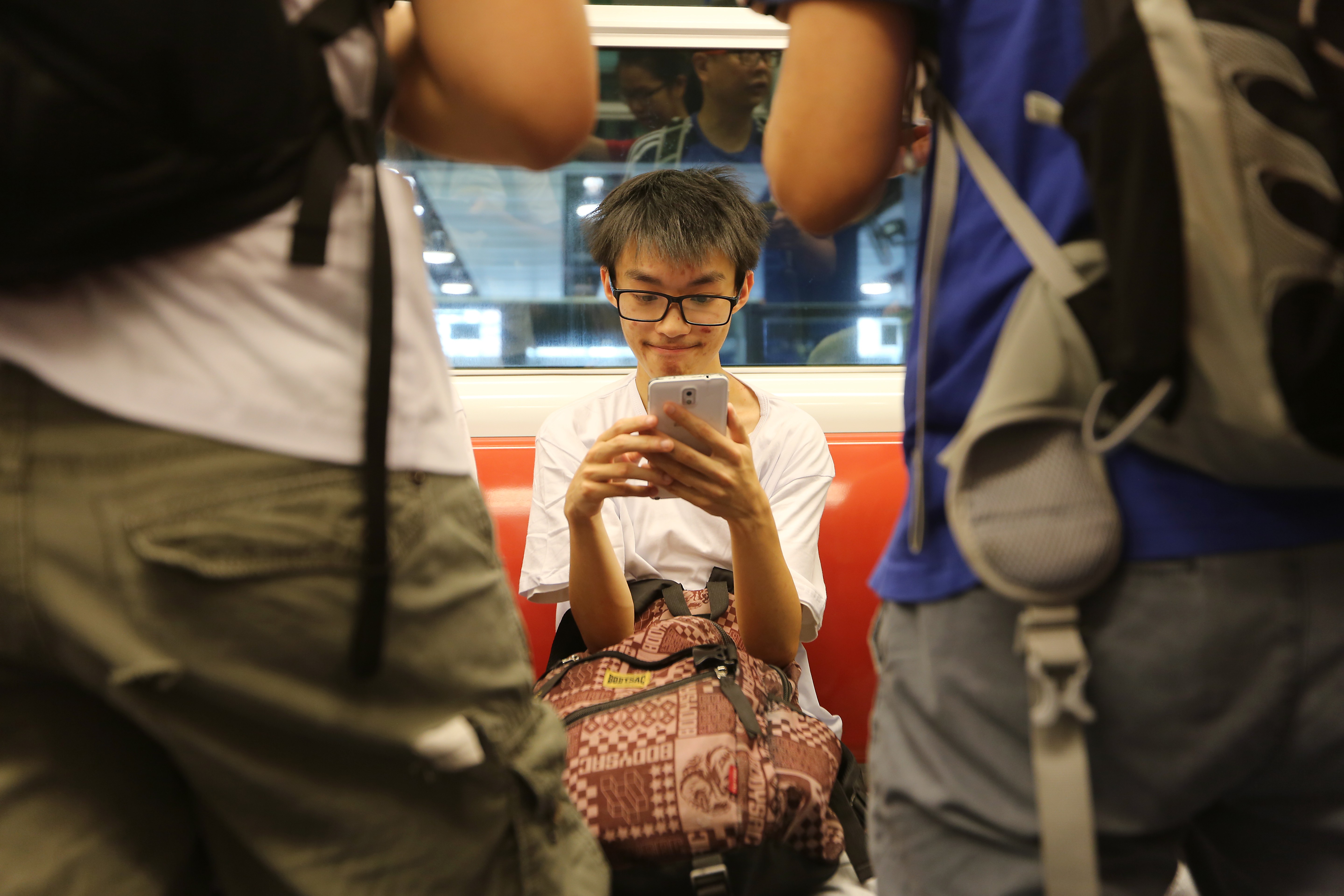 Internet advertising spending is rising sharply in Hong Kong, particularly on content streamed by mobile, but TV spend is flagging, according to a new study on the market. Photo: SCMP