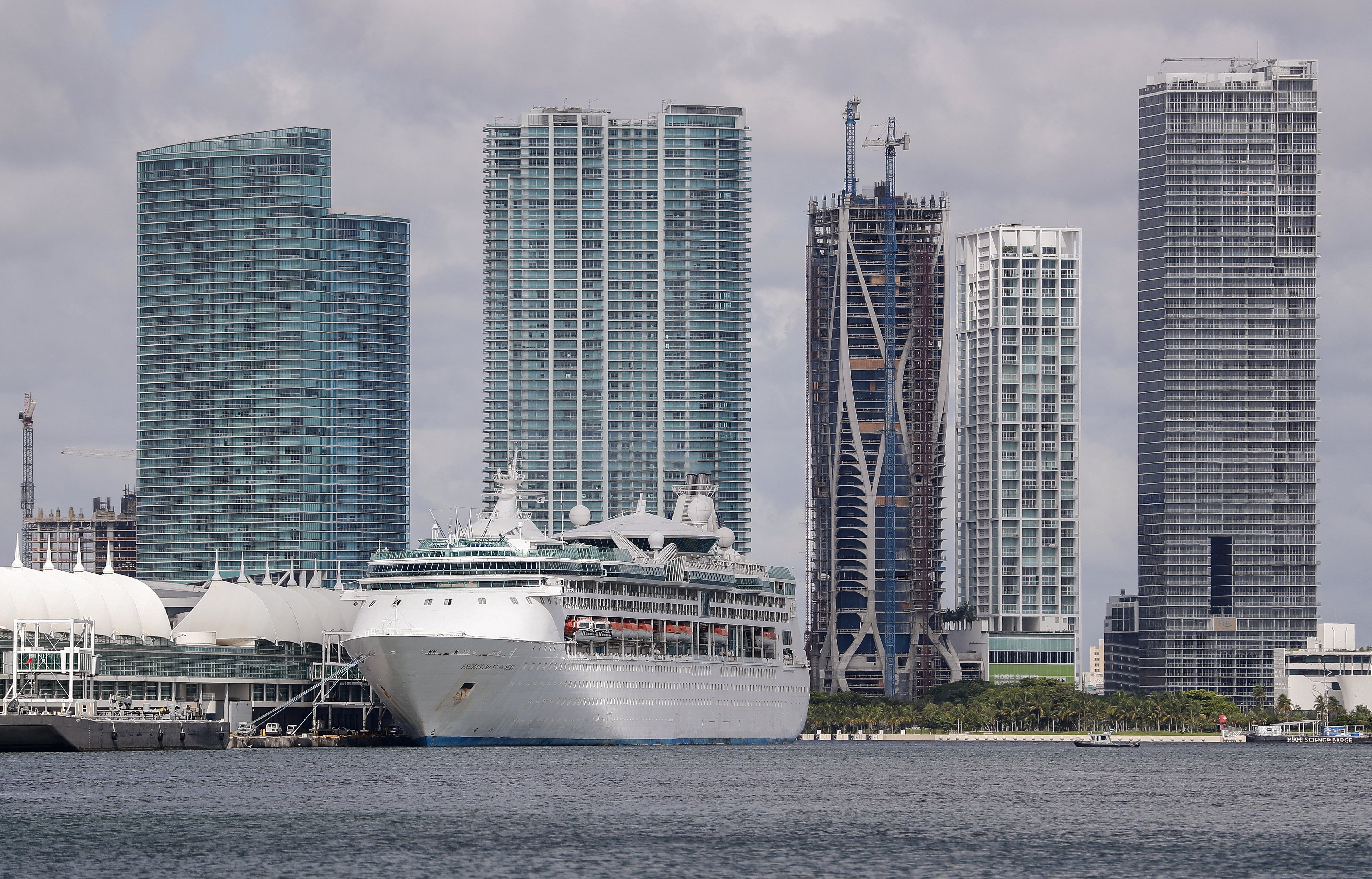 A cruise ship gets ready to depart from the Port of Miami ahead of the expected arrival of Hurricane Irma in Florida. Thousands of passengers opted to stay aboard than join the mad exodus out of the state. Photo: EPA-EFE