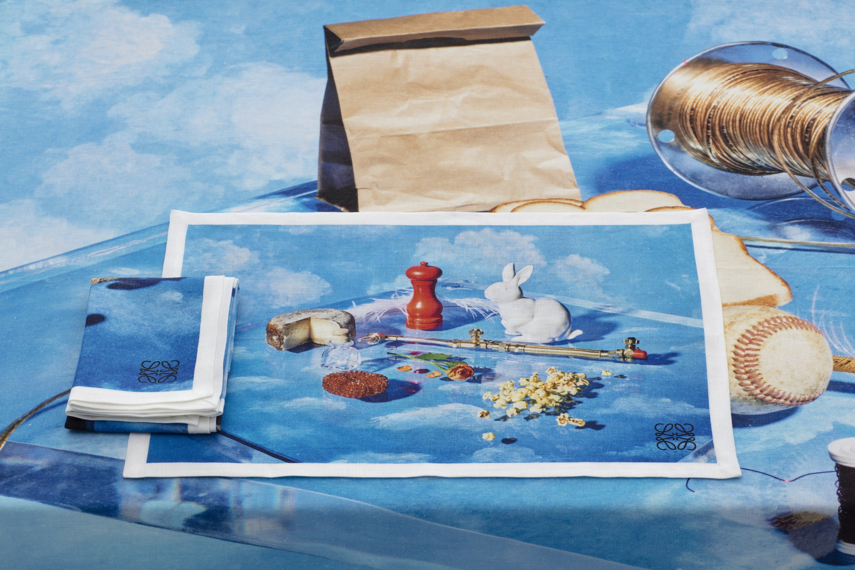 ロエベ　テーブルリネンセット　スティーブマイゼル　LOEWE Loewe launches table linen set featuring the works of famous