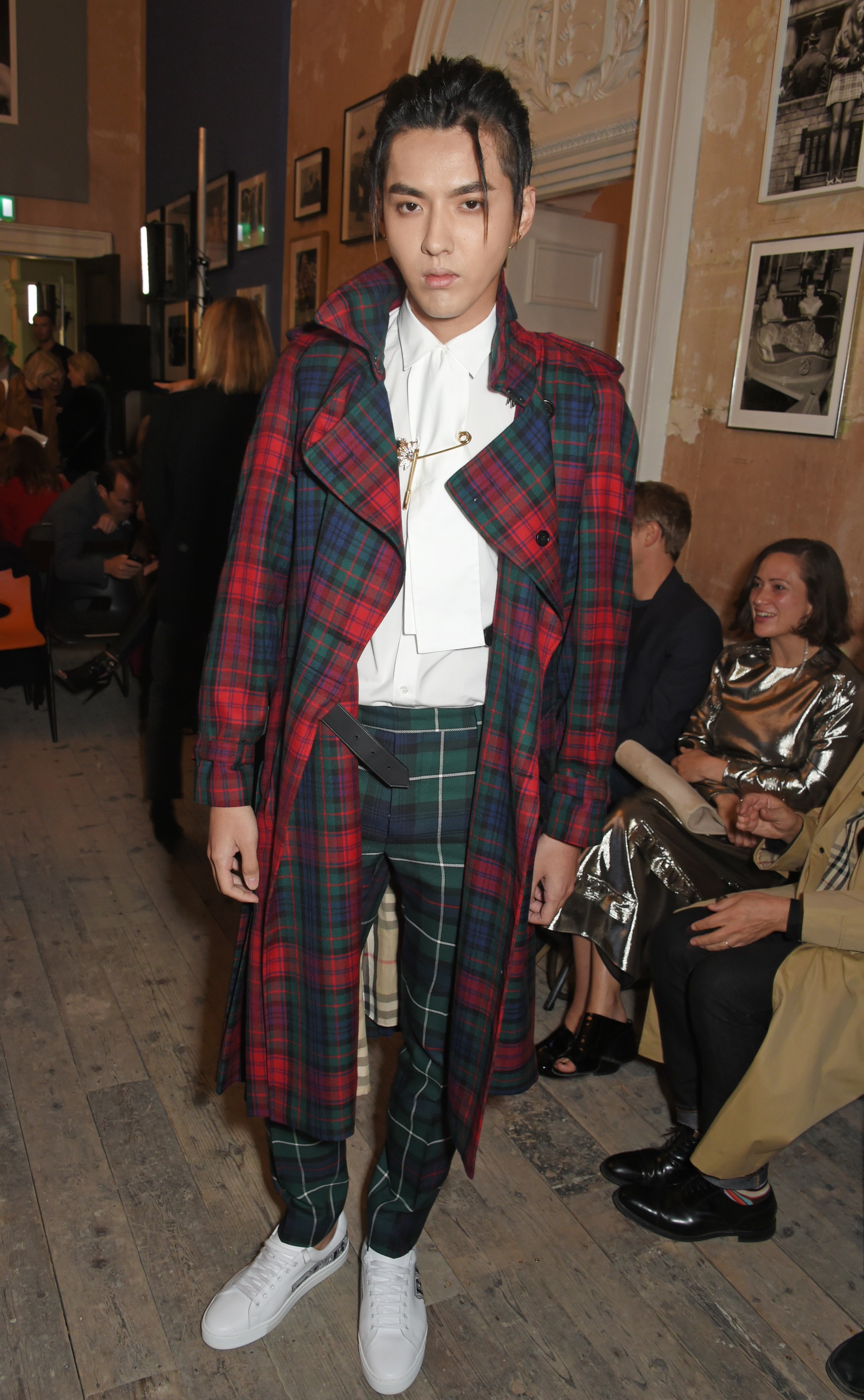 Fashion Update] Kris Wu in London Fashion Week for Burberry