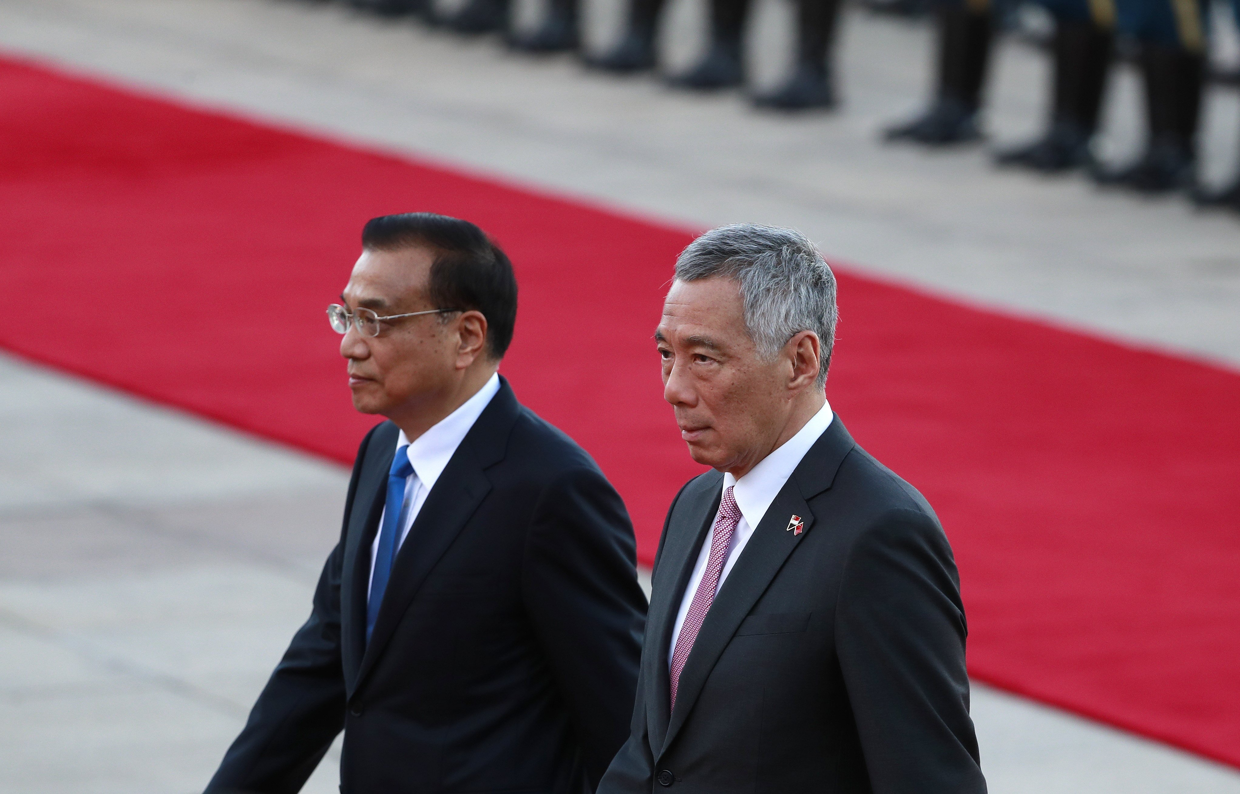 Chinese Premier Li Keqiang and Singapore Prime Minister Lee Hsien Loong at the Great Hall of the People in Beijing. Photo: EPA
