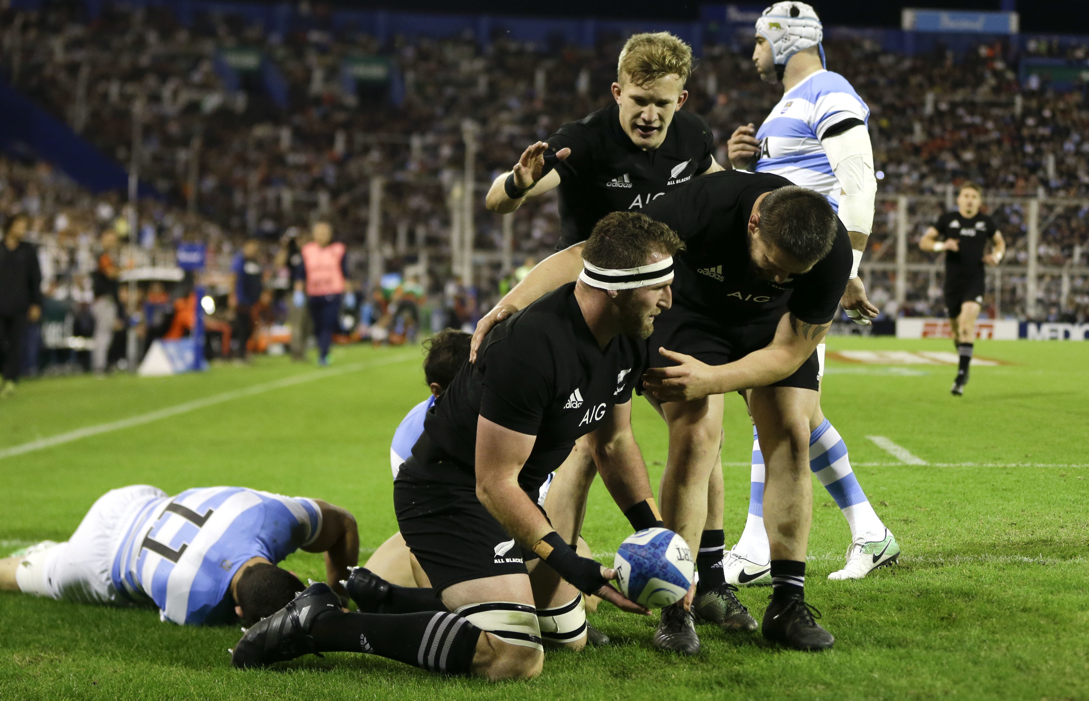 New Zealand captain Kieran Read scores one of his two tries in the victory over Argentina in Buenos Aires. Photo: AP