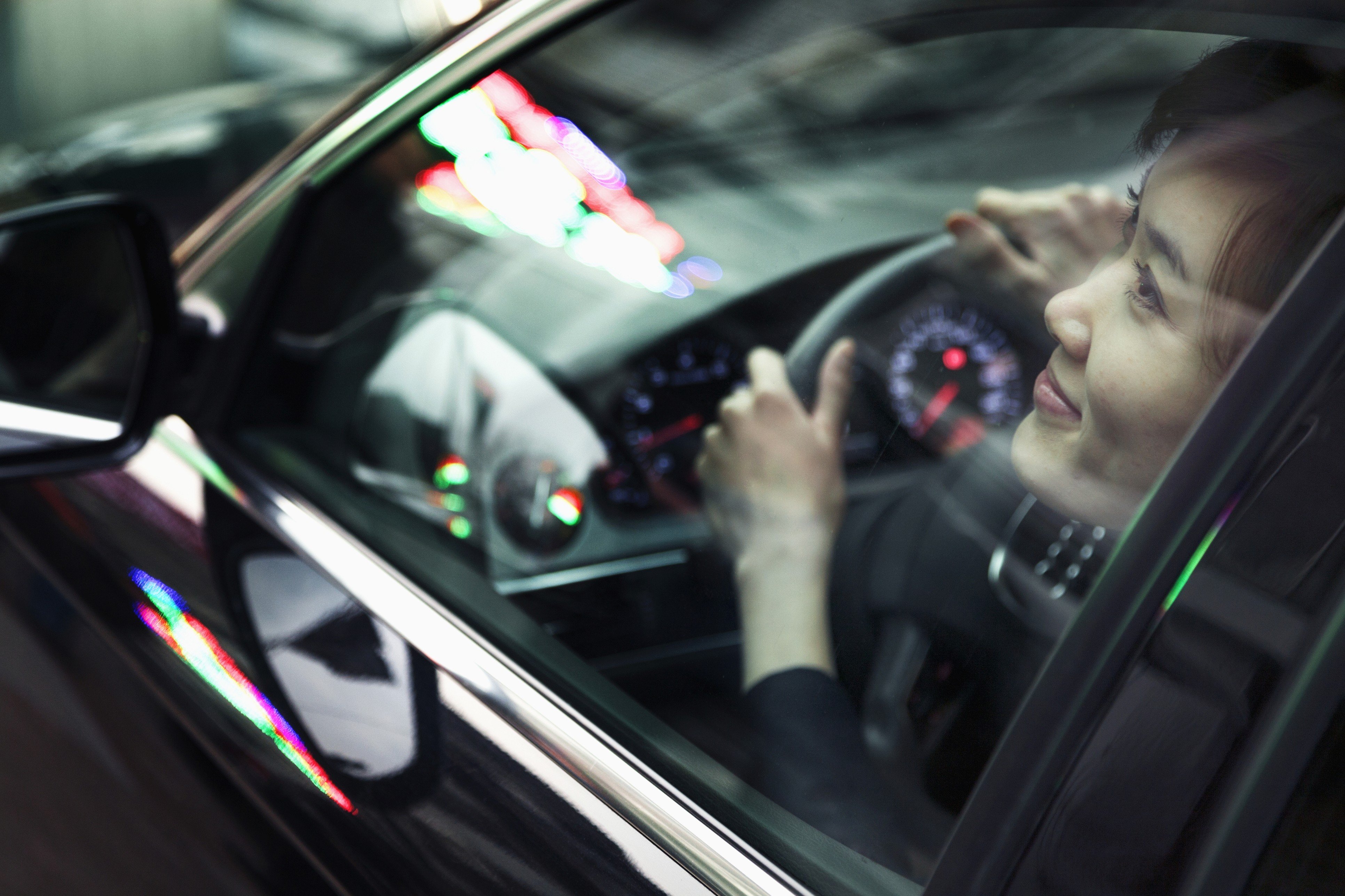 An expert in luxury car marketing gives clues as to why the purchasing power of Chinese women  is almost on par with that of affluent Chinese men