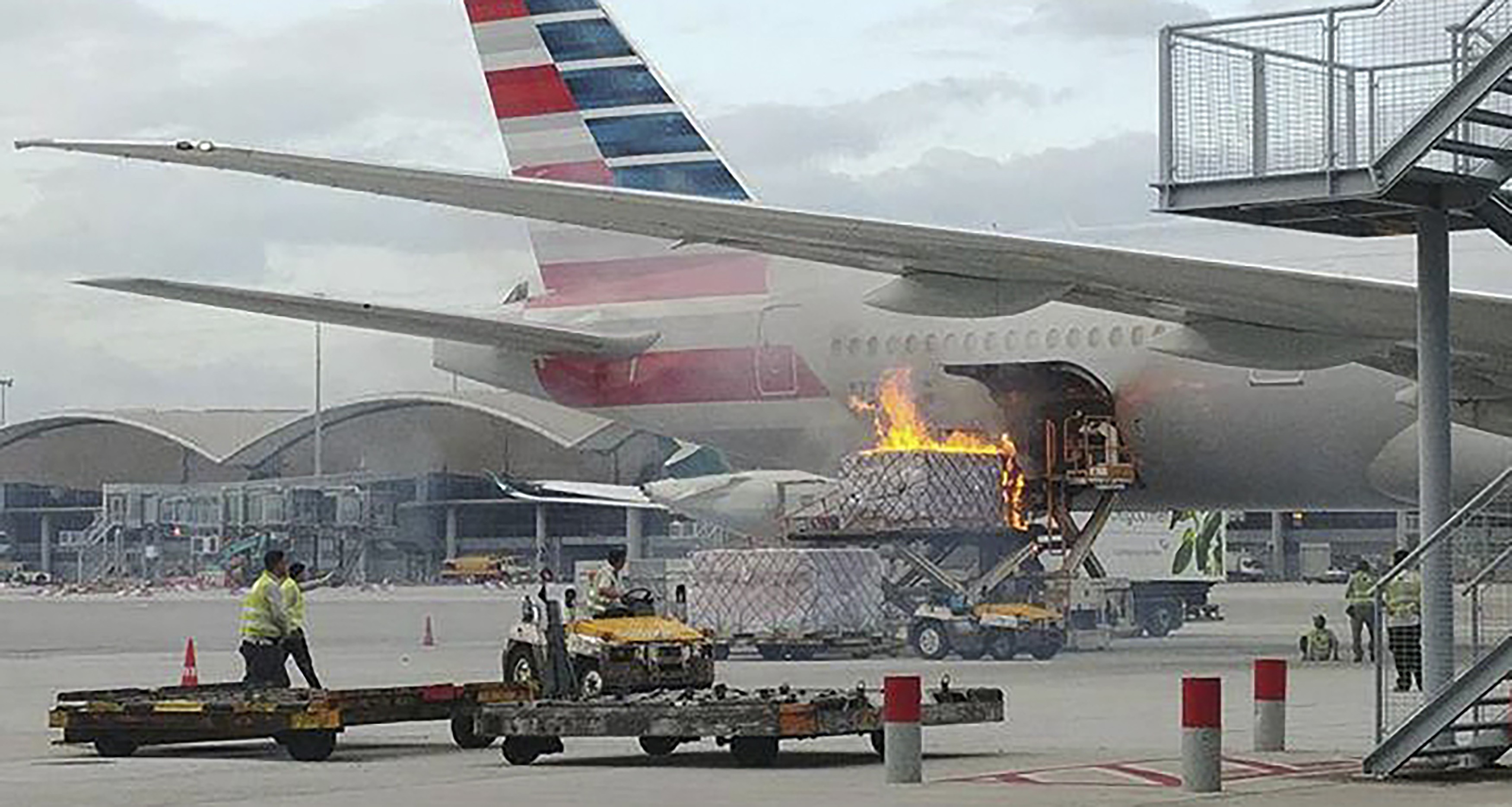 American airlines flight 1856 photos - Tripsteru.com