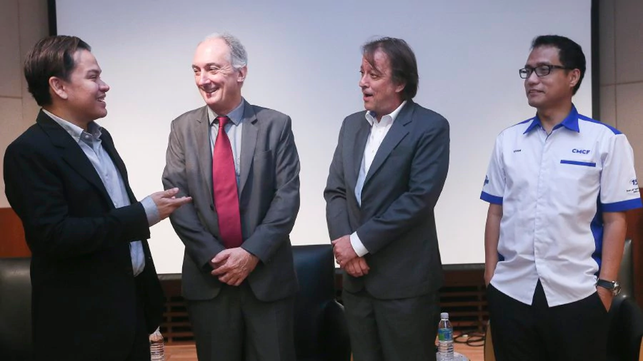 Communications and Multimedia Content Forum of Malaysia (CMCF), Chairman, Ahmad Izham Omar (right), President Local Film Producers Association, Datuk Norman Abdul Halim (left), Mike Weatherly (second left), Founding Director CCP, Frank Rittman sharing a light a moment during the Content Privacy Workshop at Menara The Star. Photo: New Straits Times/Sairien Nafis