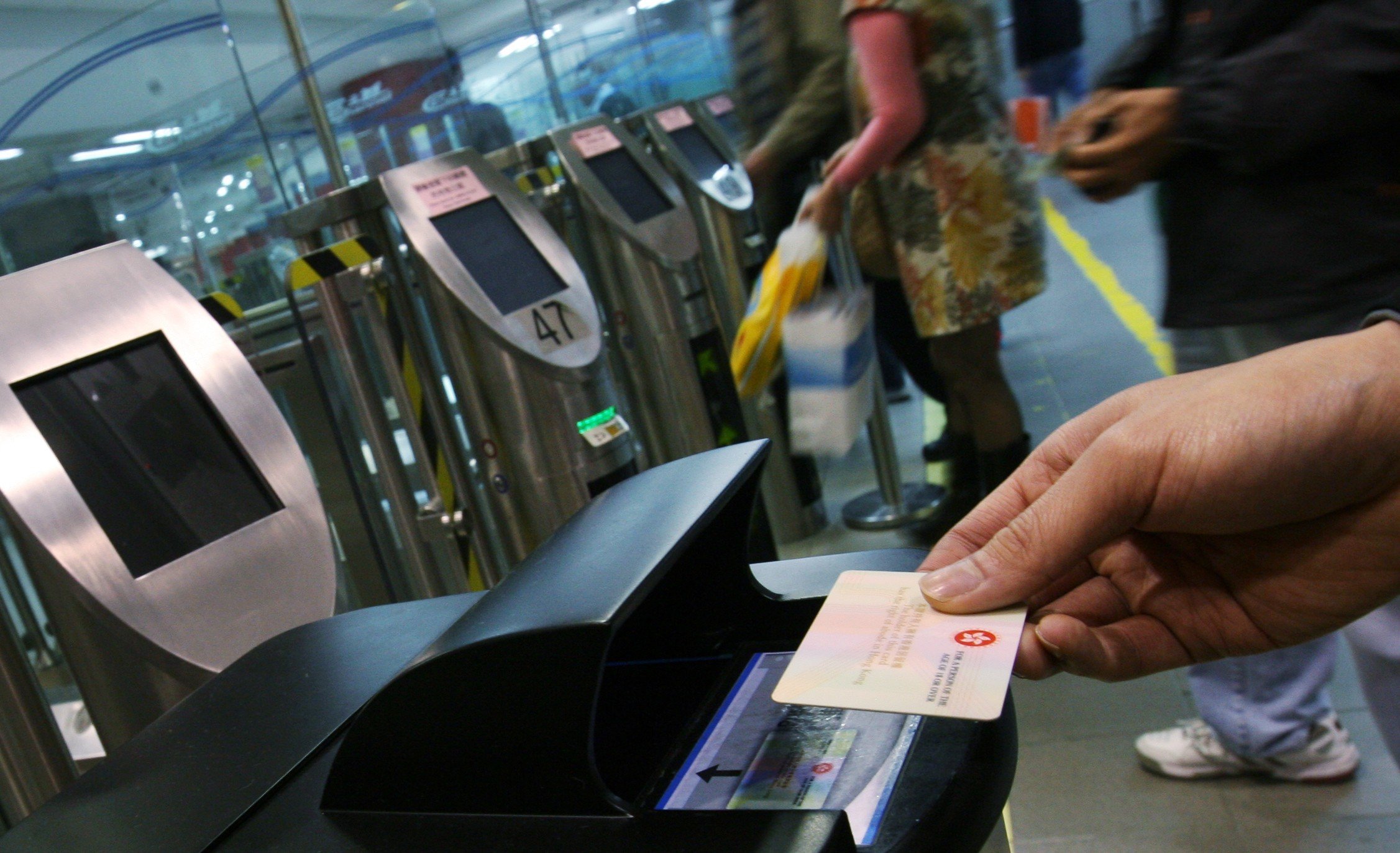 The new service will not replace the existing physical ID card currently issued to all Hong Kong residents, a source said. Photo: Felix Wong