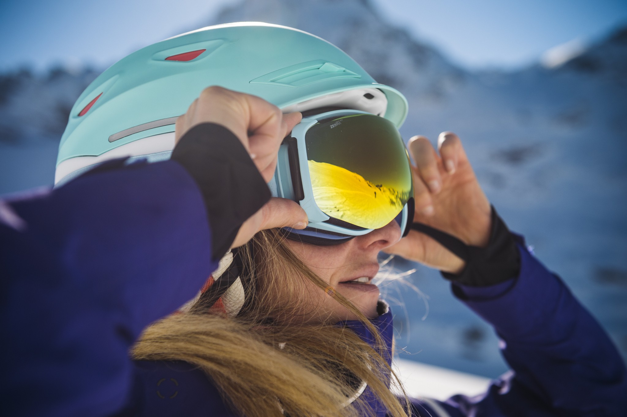 Julbo Starwind goggles offer fog-free vision on the ski slopes. Photo: Marc Daviet