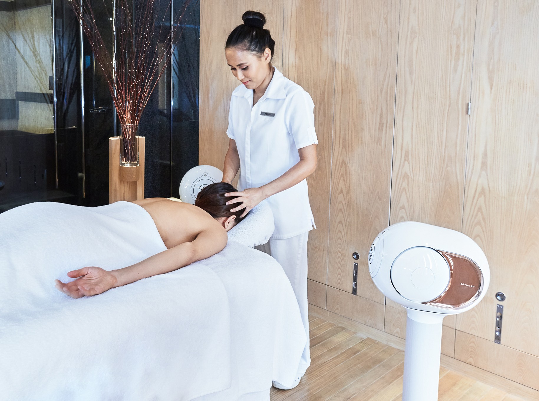 At the Plateau Spa in the Grand Hyatt, you are transported on a ‘Voyage des Sens’ experience.