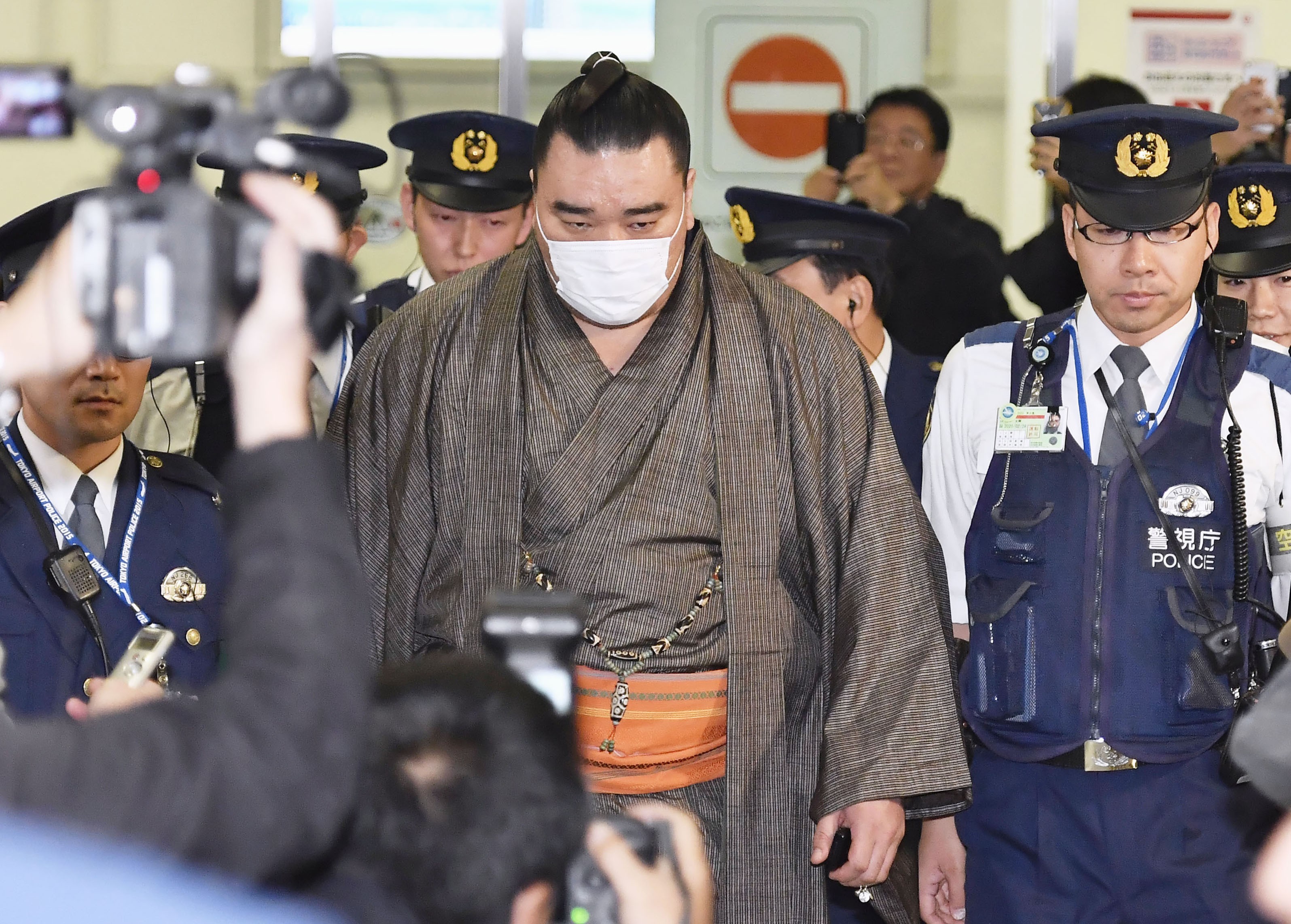 Japan's sumo panel questions grand champion Harumafuji about bar