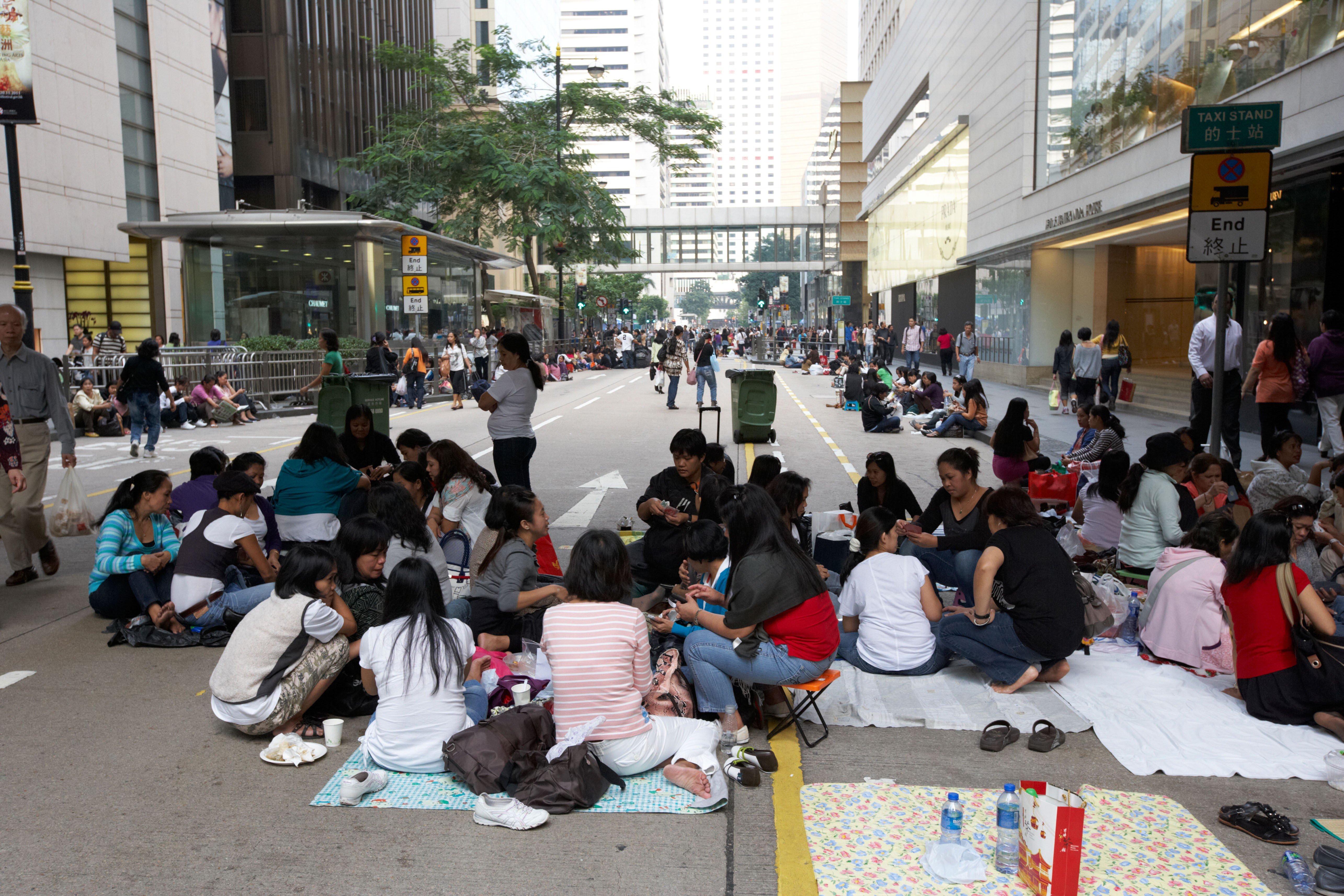 There are some 189,000 Filipino domestic workers in Hong Kong, who usually gather in Central on Sunday to catch up with their friends working in the city. Photo: Nora Tam