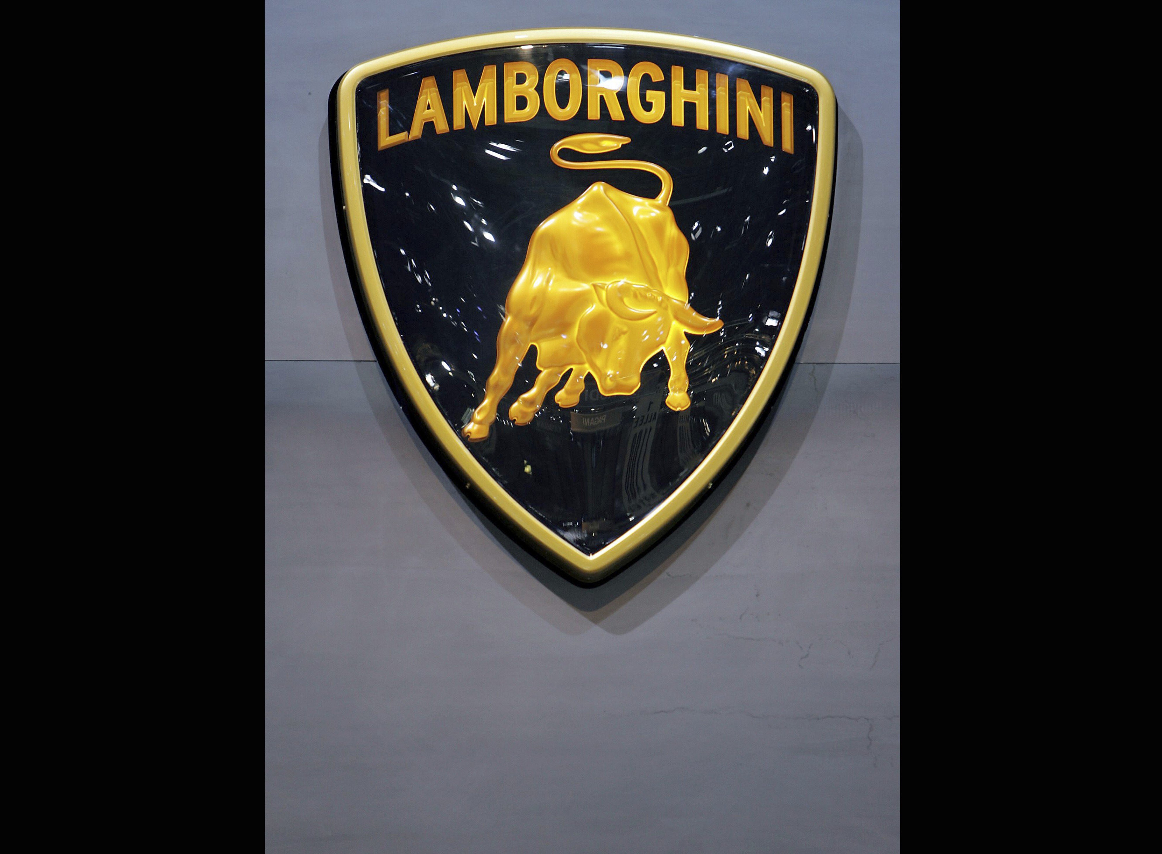 Capable of reaching a top speed of 305km/h, the new Lambo is claimed to be the fastest off-roader in the world