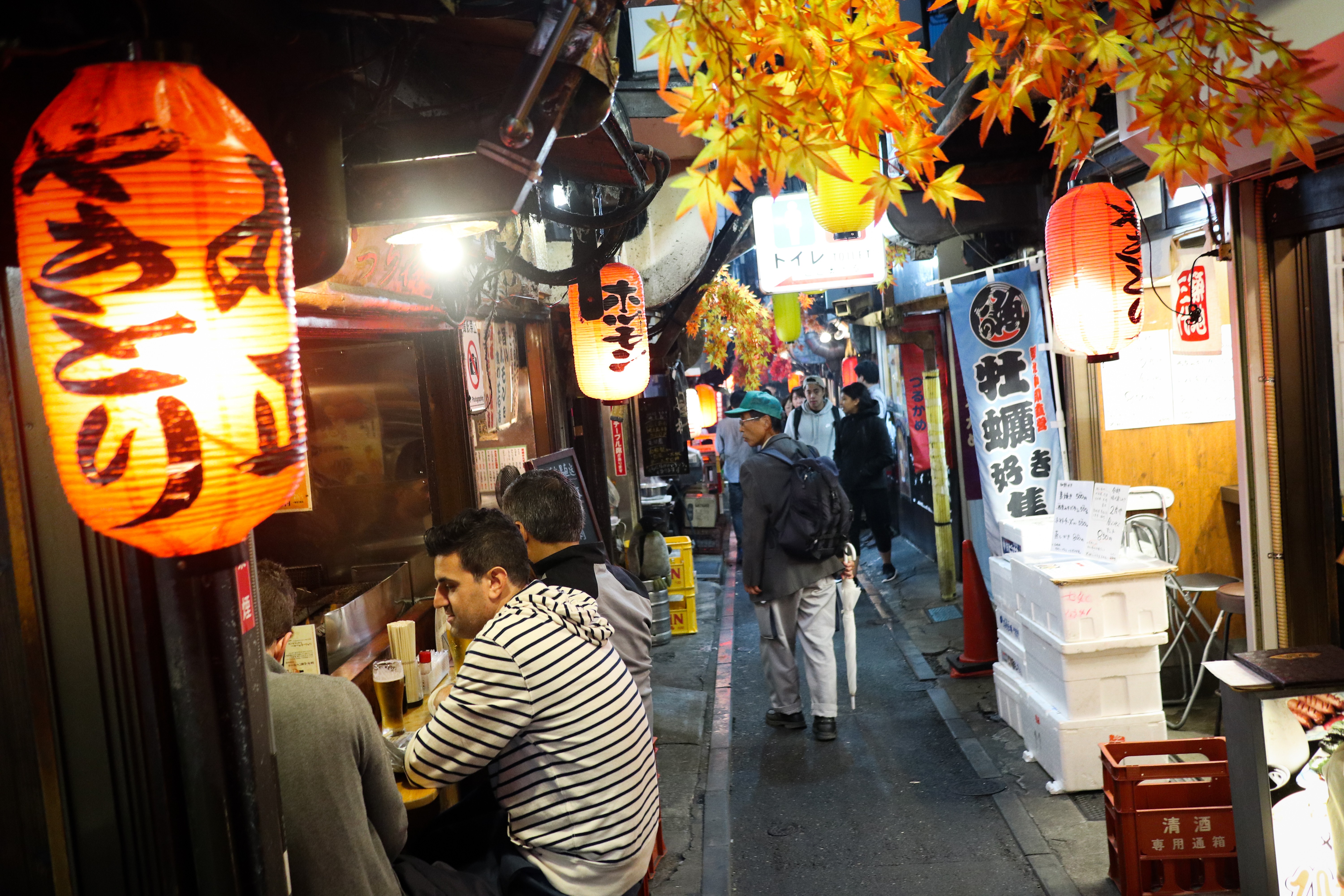 Shinjuku is one of the most popular night hot spots in Tokyo.