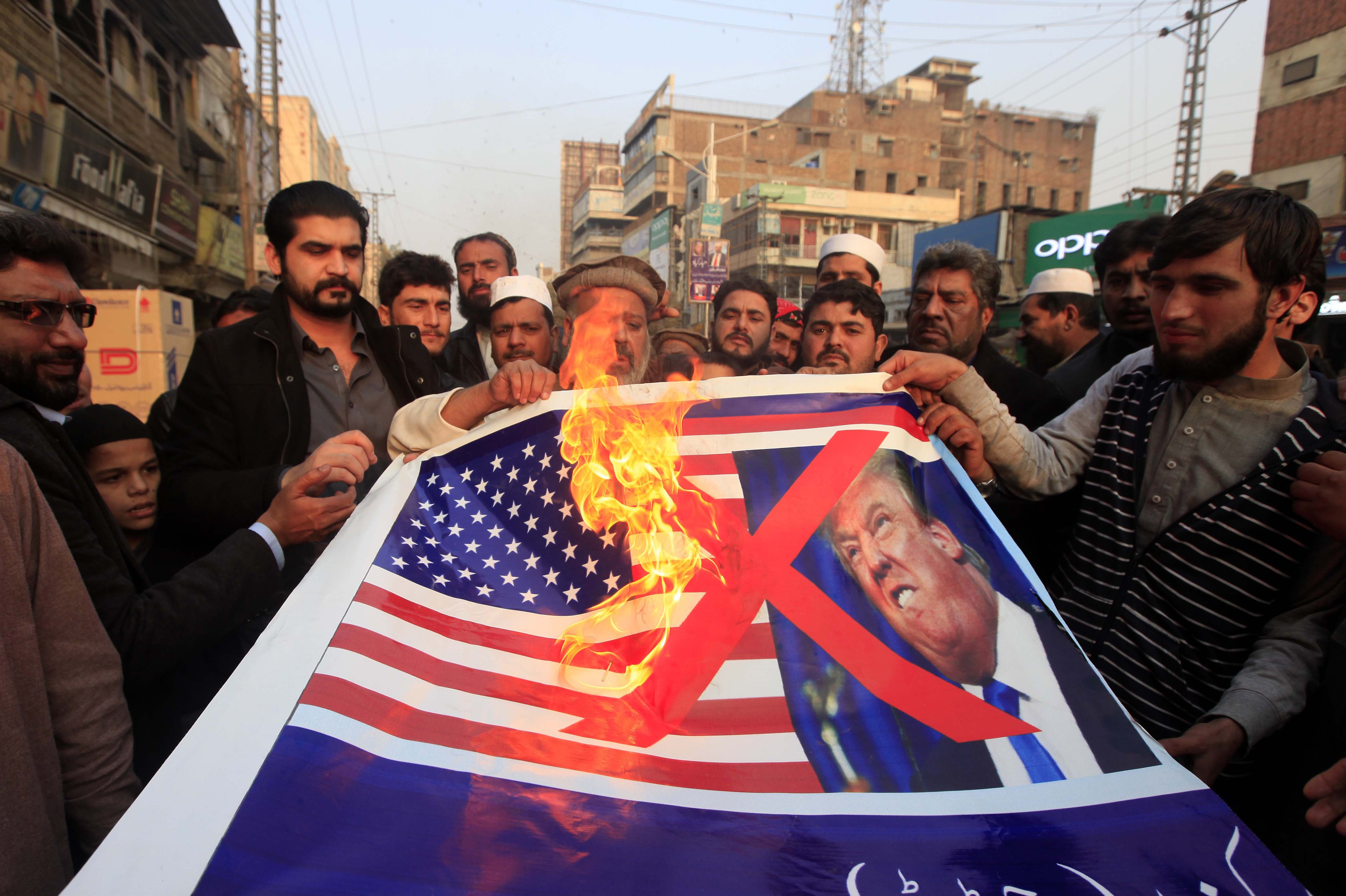 Pakistani traders protest against US President Donald Trump in Peshawar, on January 5. Photo: AP