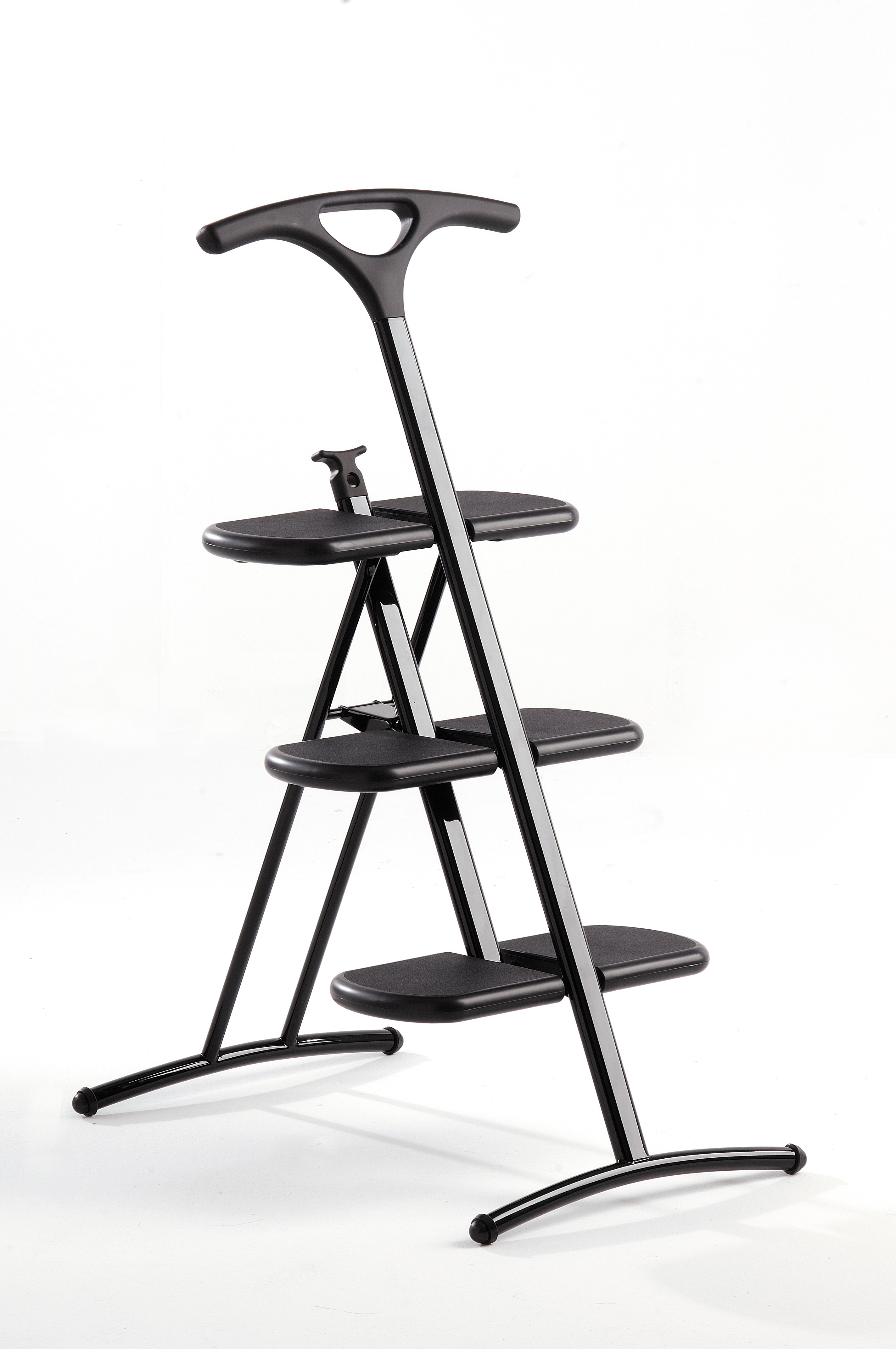 These multi-purpose stands that can be used to hang clothes and store accessories are ideal for small homes