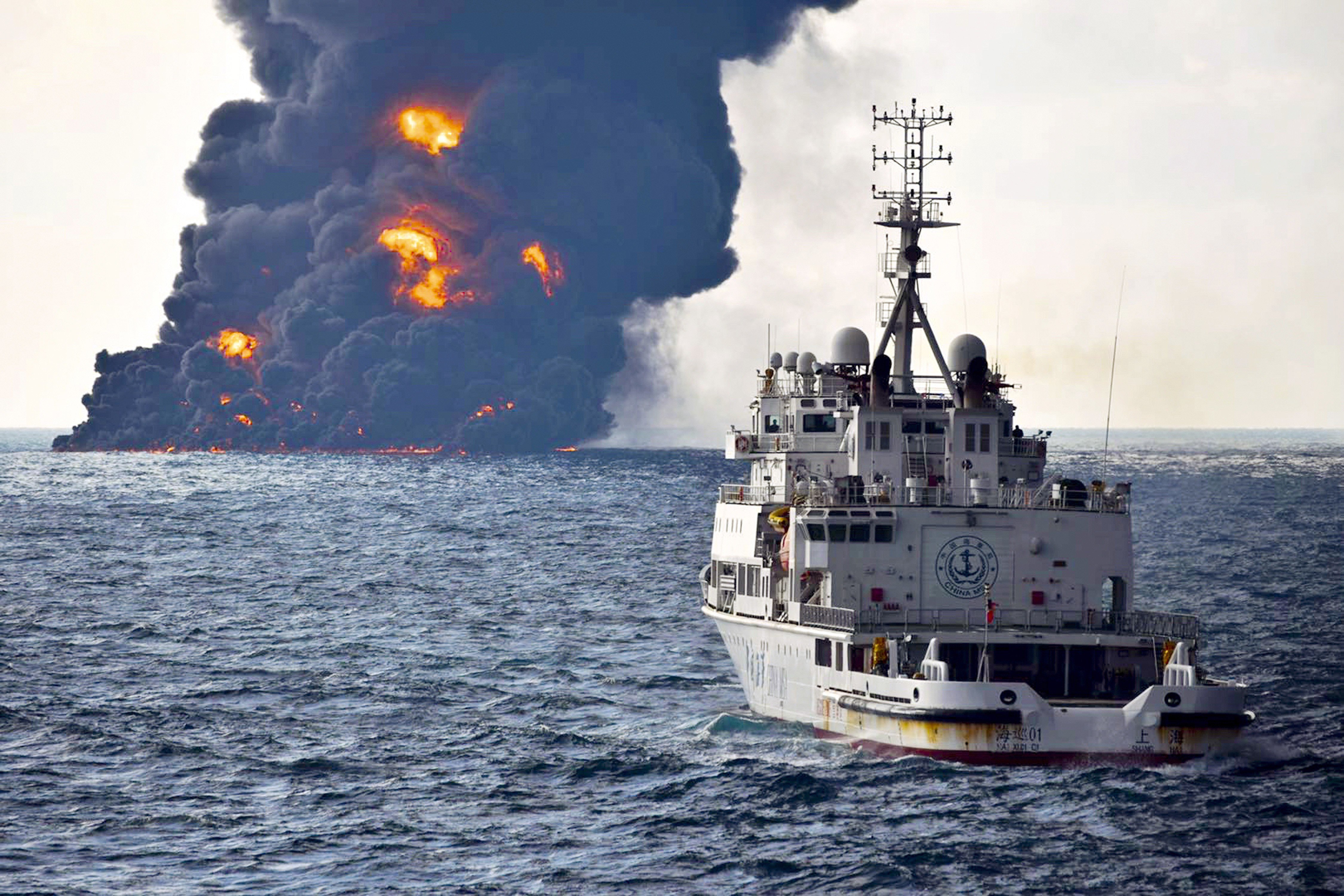 As the oil slick from the Iranian oil tanker Sanchi continues to spread, its possible environmental impact could be limited or it could see trace pollutants reaching as far as the west coast of North America
