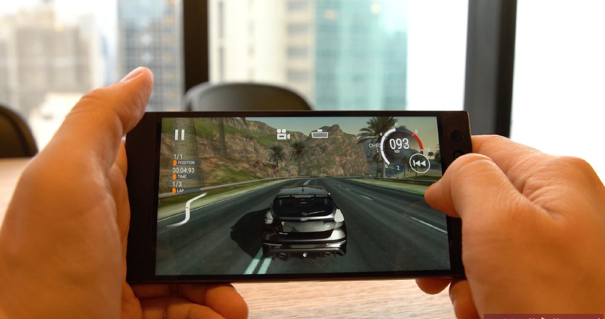 The Razer phone provides users with a fantastic gaming experience.